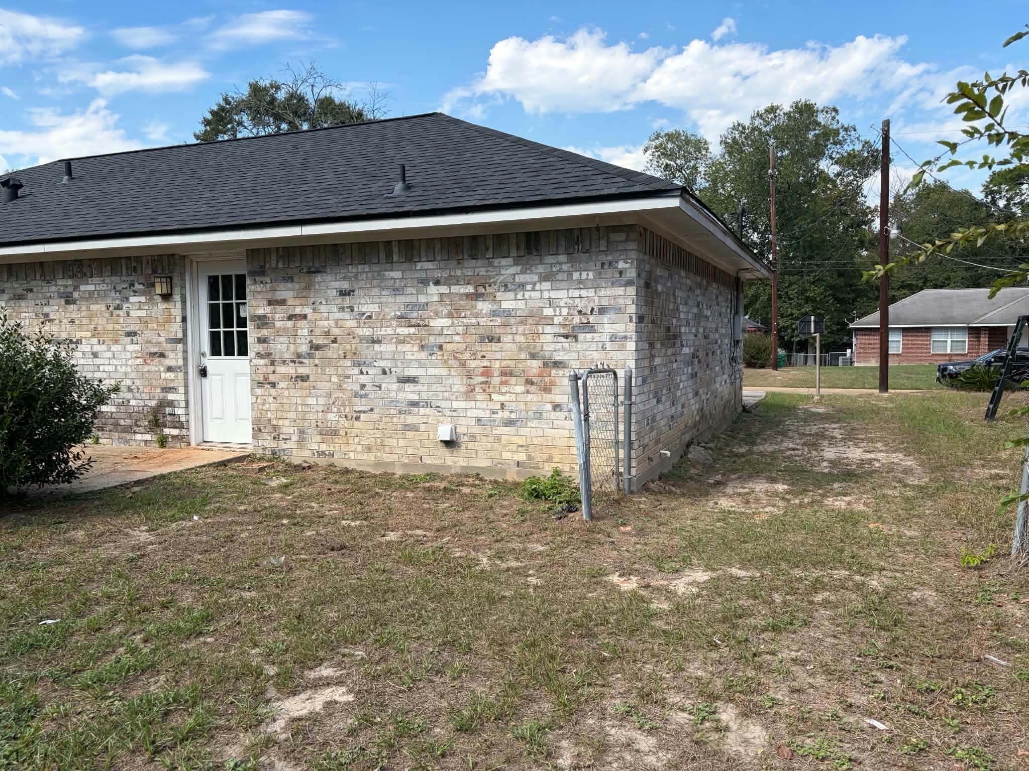 134 N Forest Drive, Willis, TX 77378