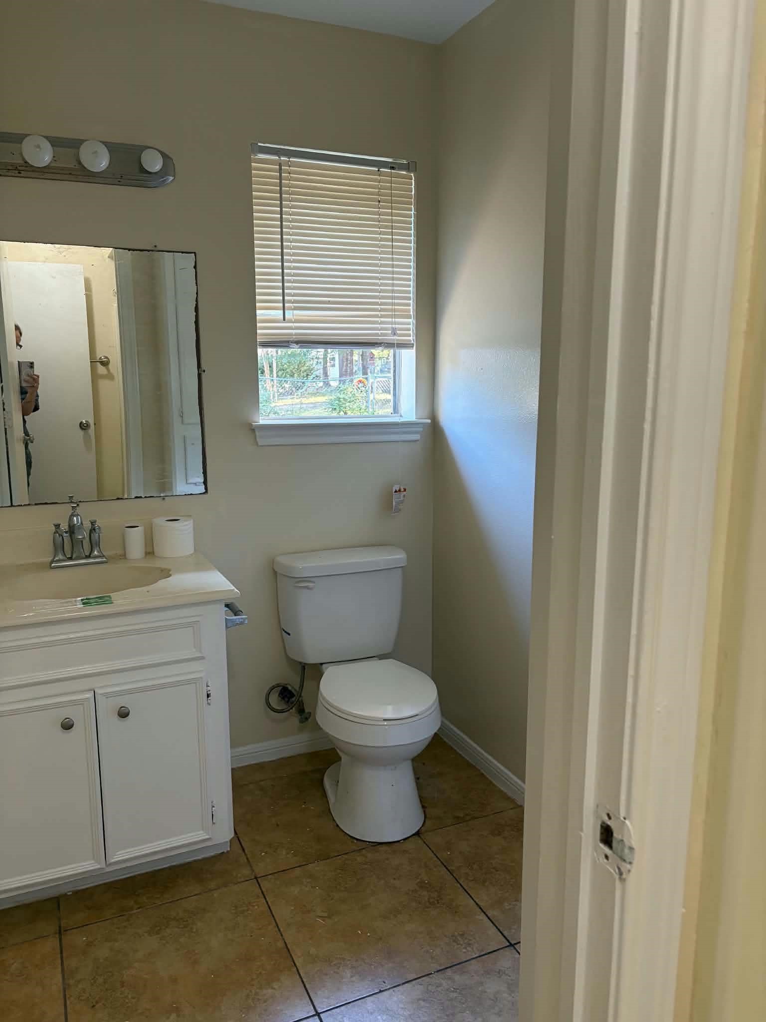 134 N Forest Drive, Willis, TX 77378