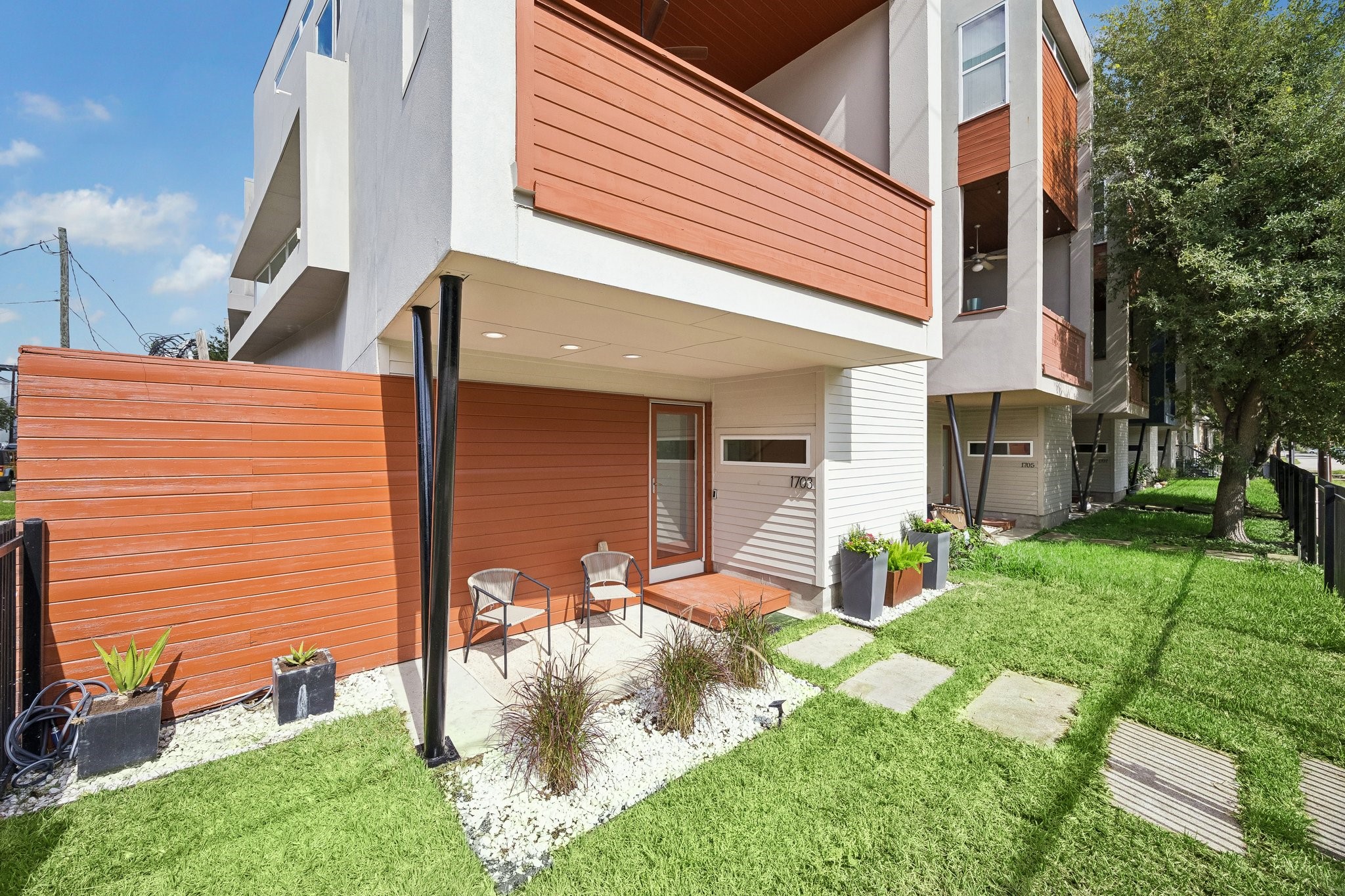 1703 Beall Street, Houston, TX 77008