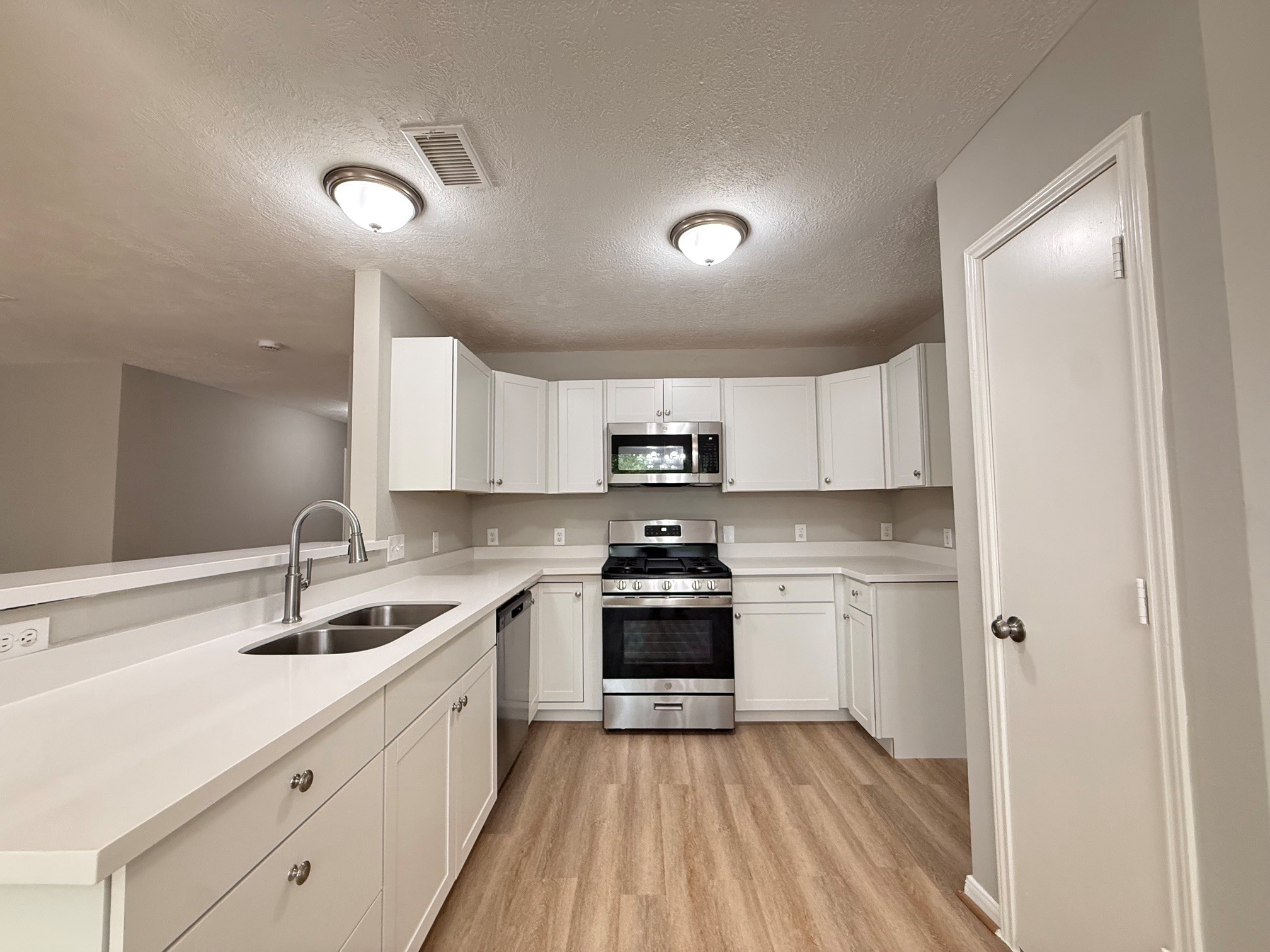 16114 Bunker Ridge Road, Houston, TX 77053 16114 Bunker Ridge Road, Houston, TX 77053