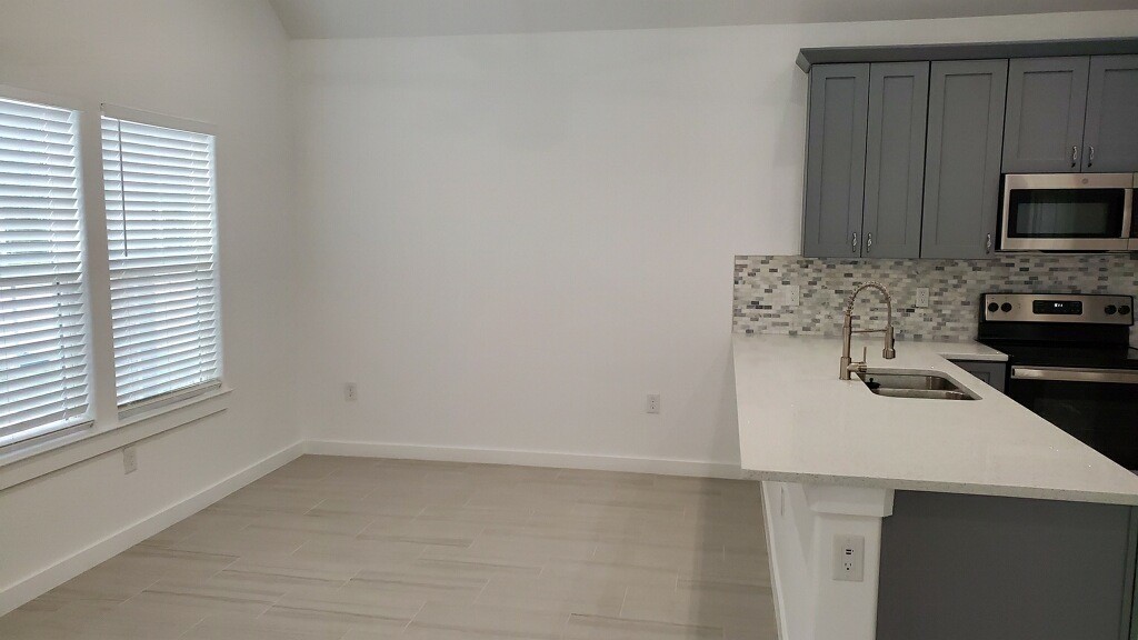 11976 Canal Street, Willis, TX 77318