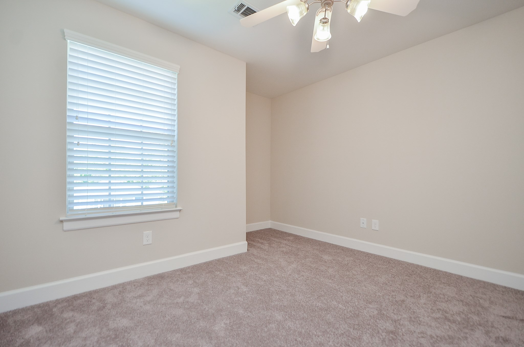 924 E 39th Street, Houston, TX 77022