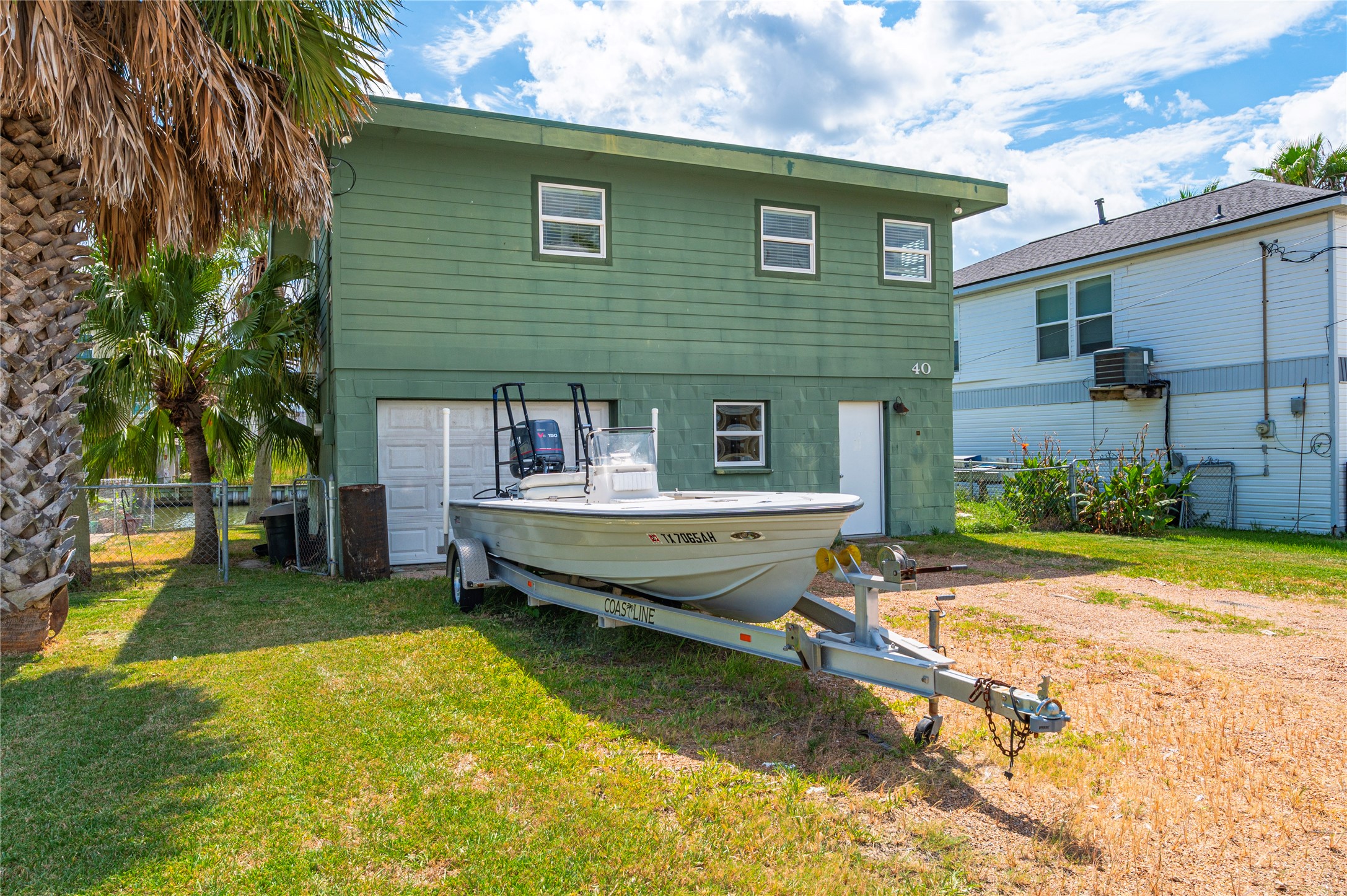 40 Lakeside Drive, Hitchcock, TX 77563