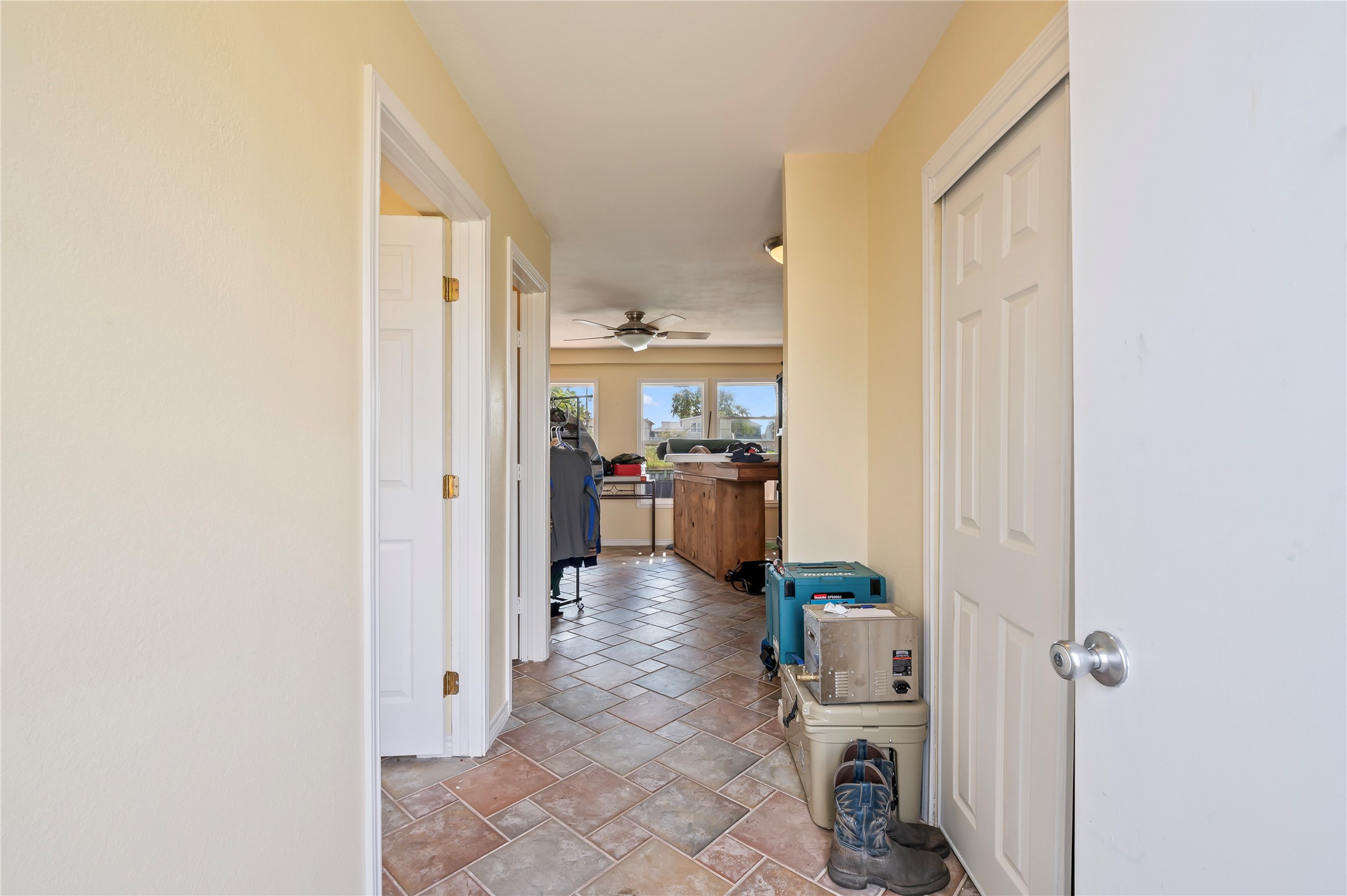 40 Lakeside Drive, Hitchcock, TX 77563