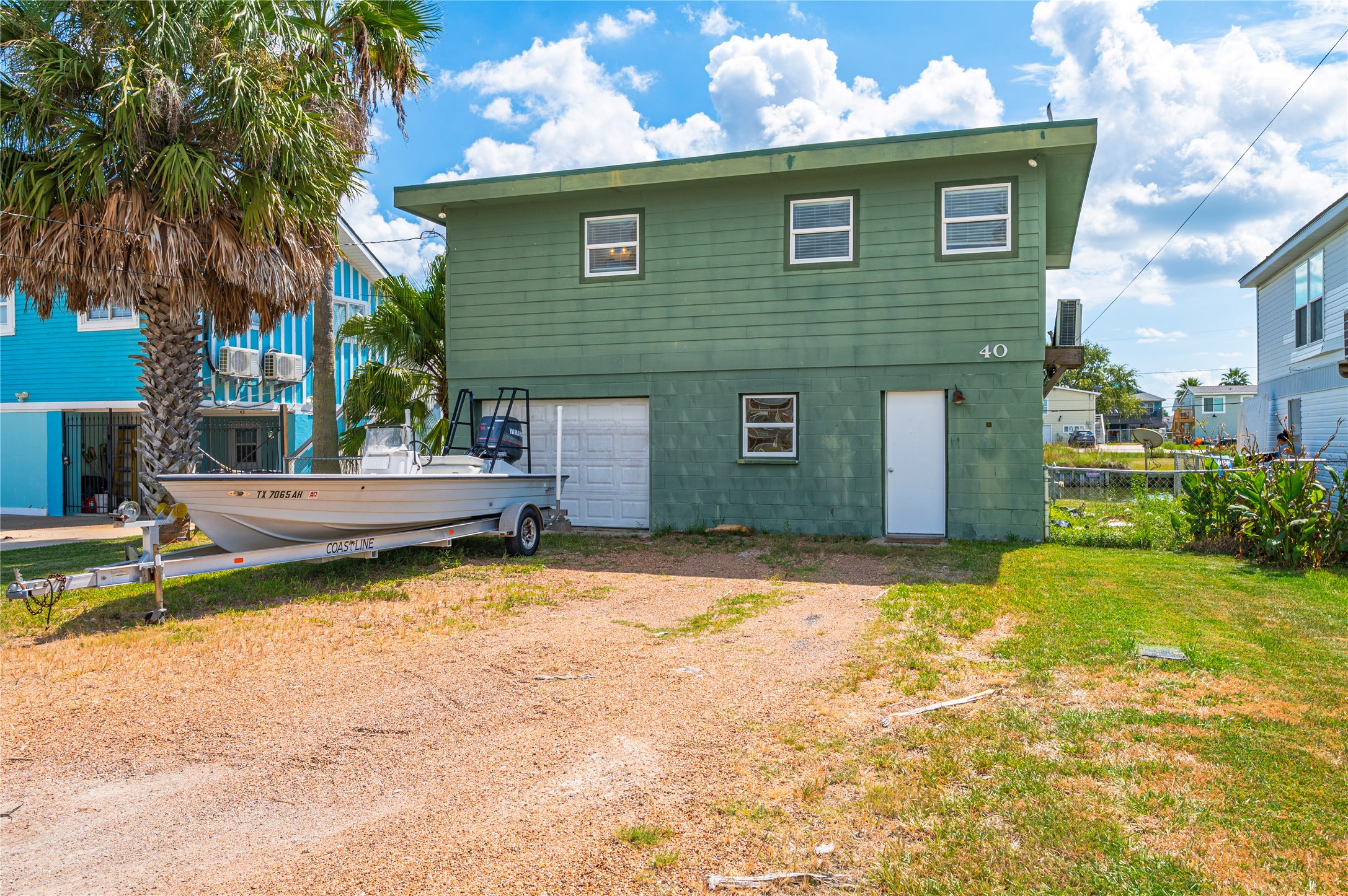 40 Lakeside Drive, Hitchcock, TX 77563