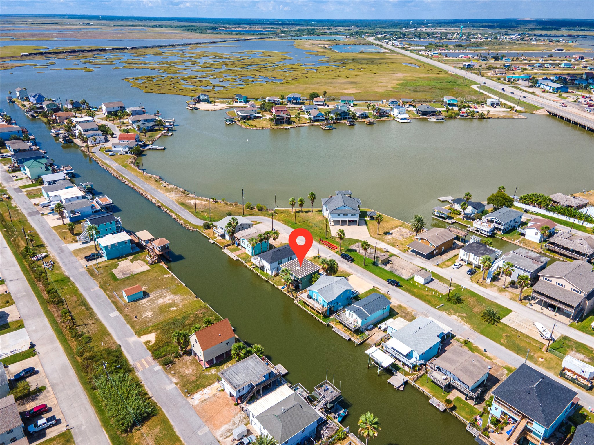 40 Lakeside Drive, Hitchcock, TX 77563