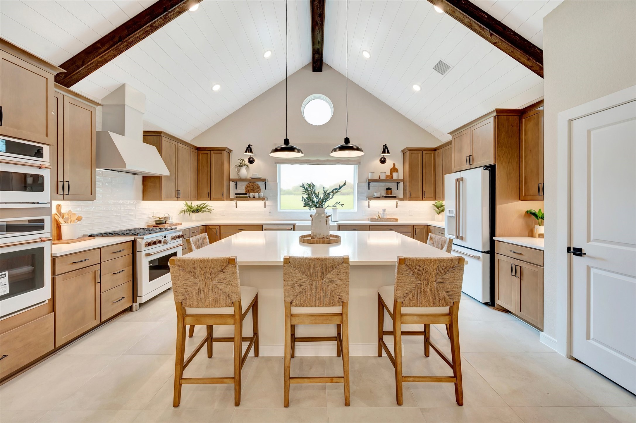 Stunning island kitchen (*Photo not of actual home and used for illustration purposes only.) Stunning island kitchen (*Photo not of actual home and used for illustration purposes only.)