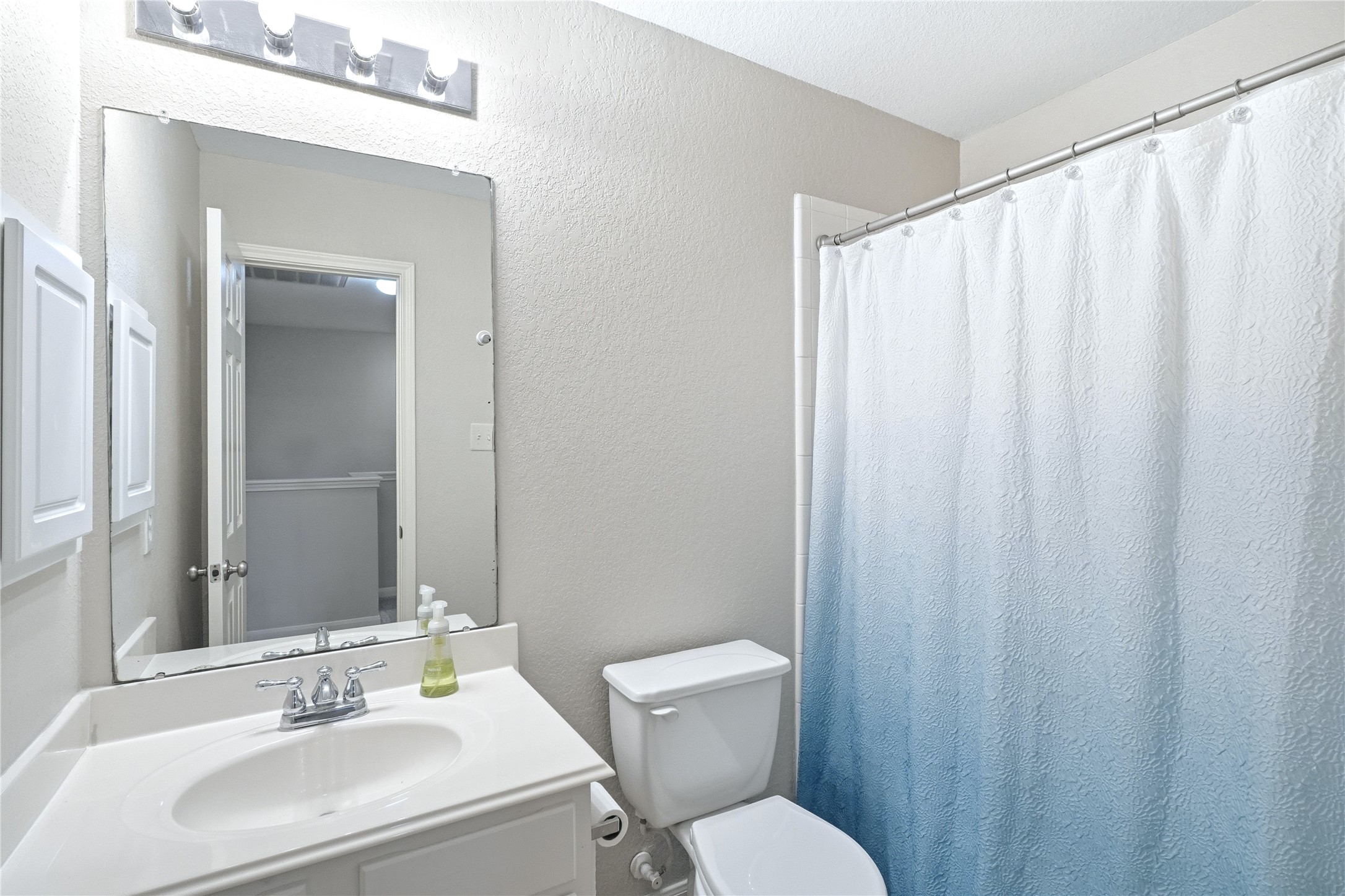 Guest Bathroom Upstairs