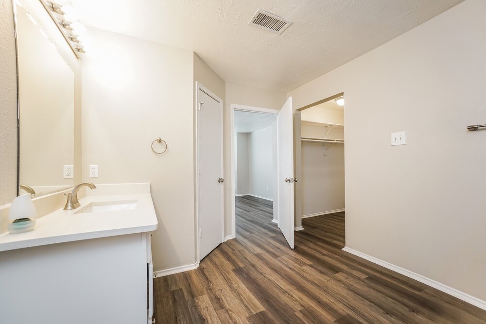 9431 Crystal Cove Circle, Houston, TX 77070