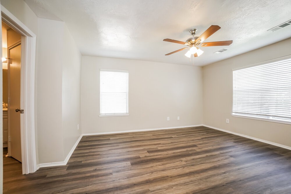 9431 Crystal Cove Circle, Houston, TX 77070