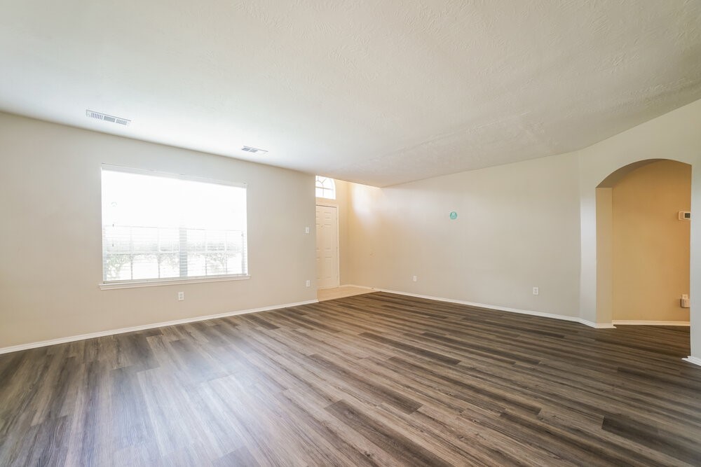 9431 Crystal Cove Circle, Houston, TX 77070 9431 Crystal Cove Circle, Houston, TX 77070