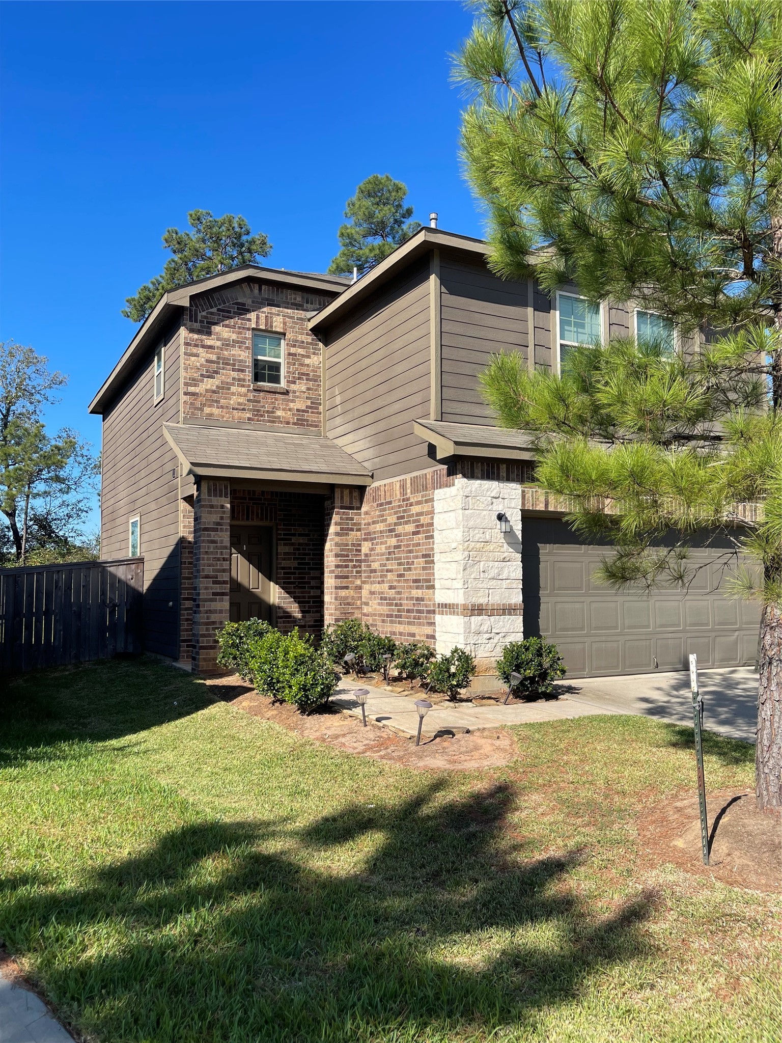 10405 Pineland Drive, Conroe, TX 77378 10405 Pineland Drive, Conroe, TX 77378