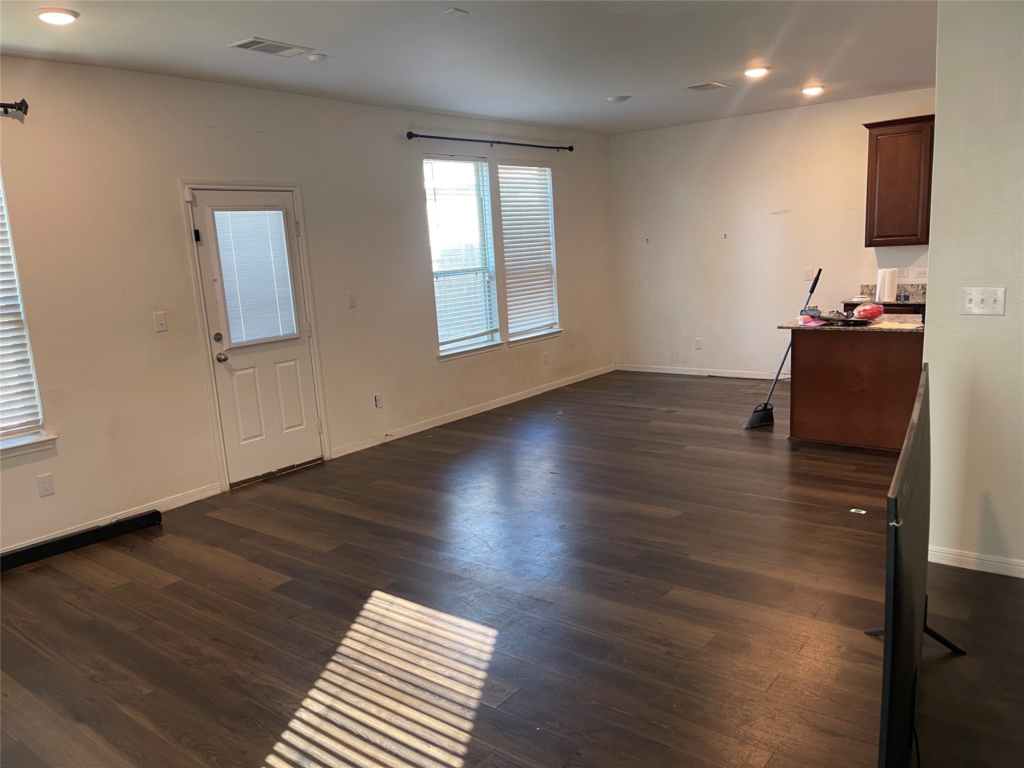10405 Pineland Drive, Conroe, TX 77378 10405 Pineland Drive, Conroe, TX 77378
