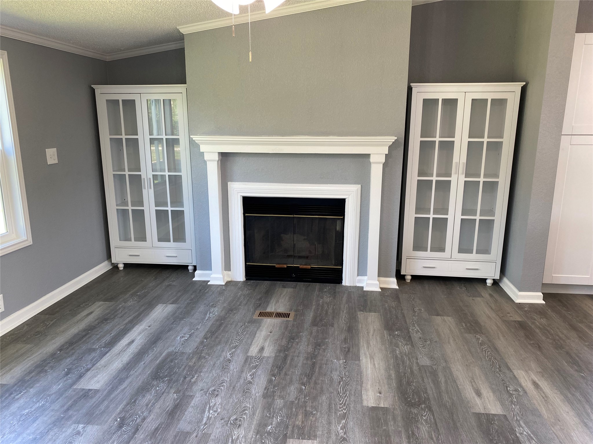 Livingroom fireplace