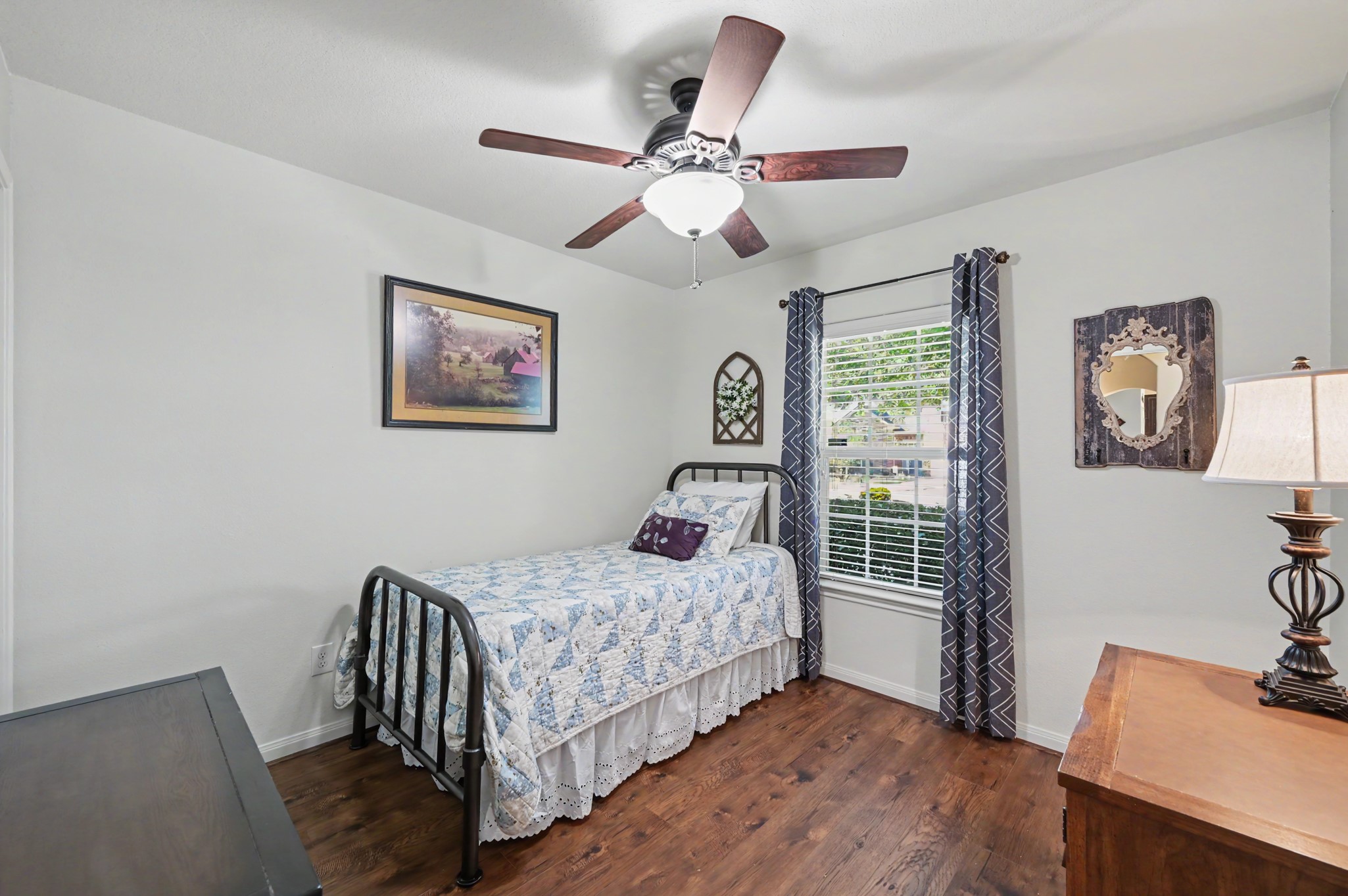 Secondary bedroom #1