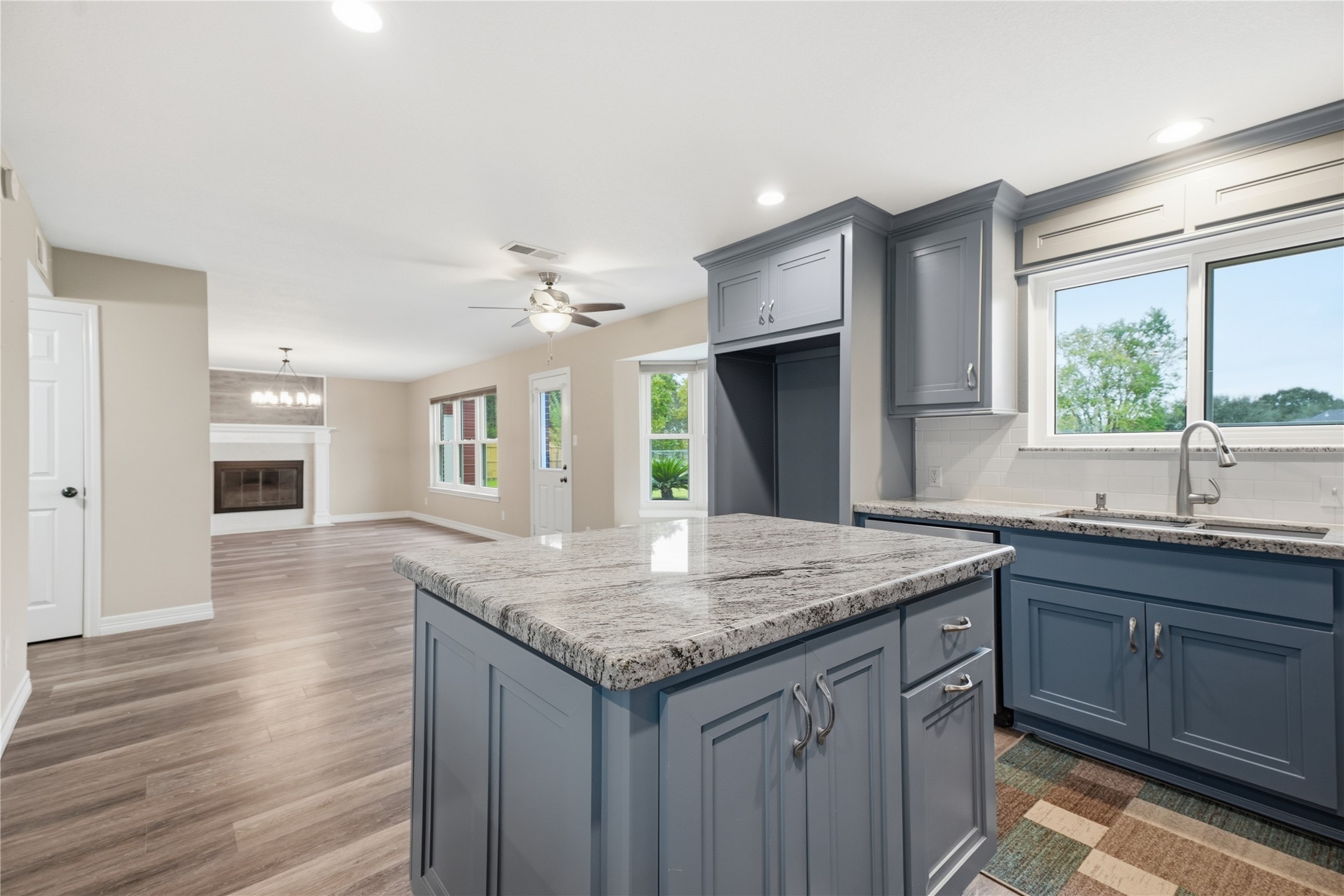 13612 Washington Street, Santa Fe, TX 77510