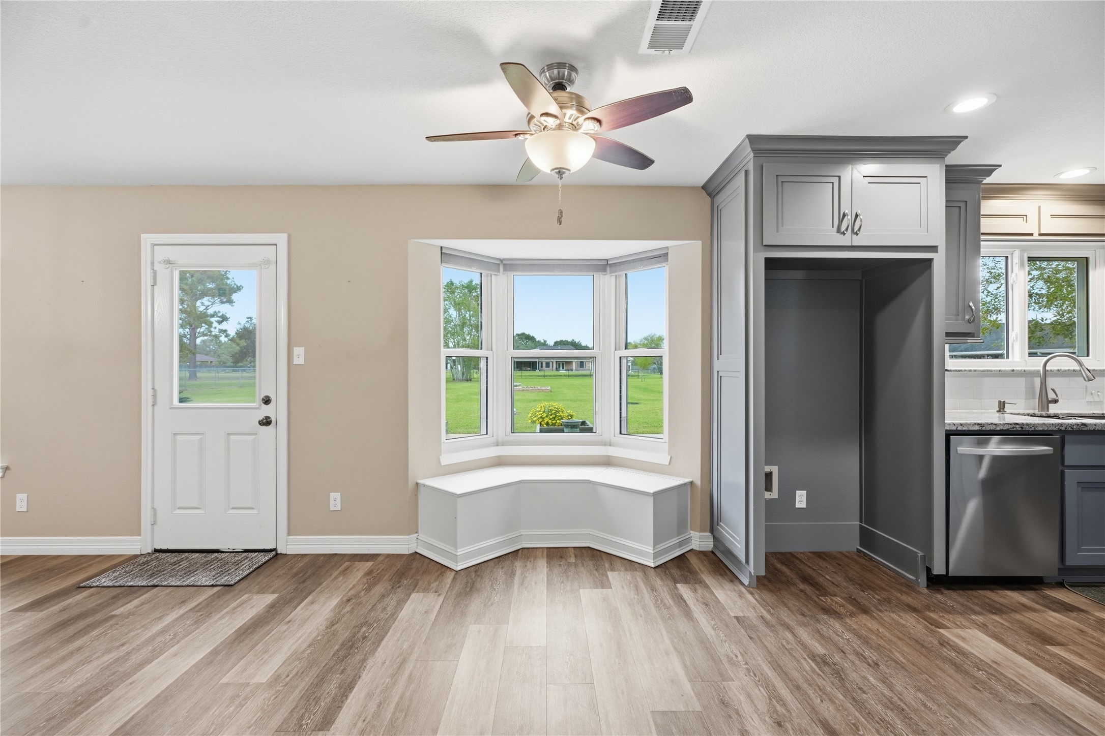 13612 Washington Street, Santa Fe, TX 77510