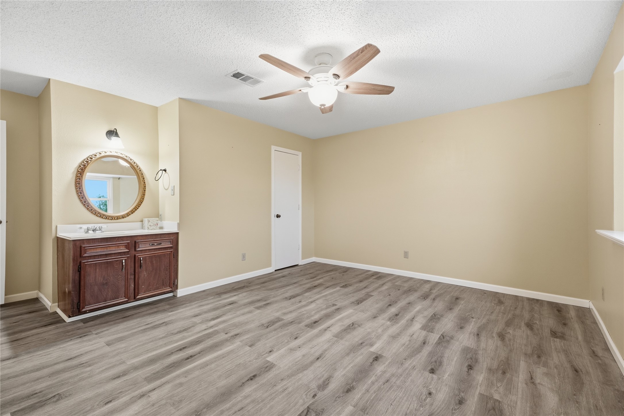 13612 Washington Street, Santa Fe, TX 77510