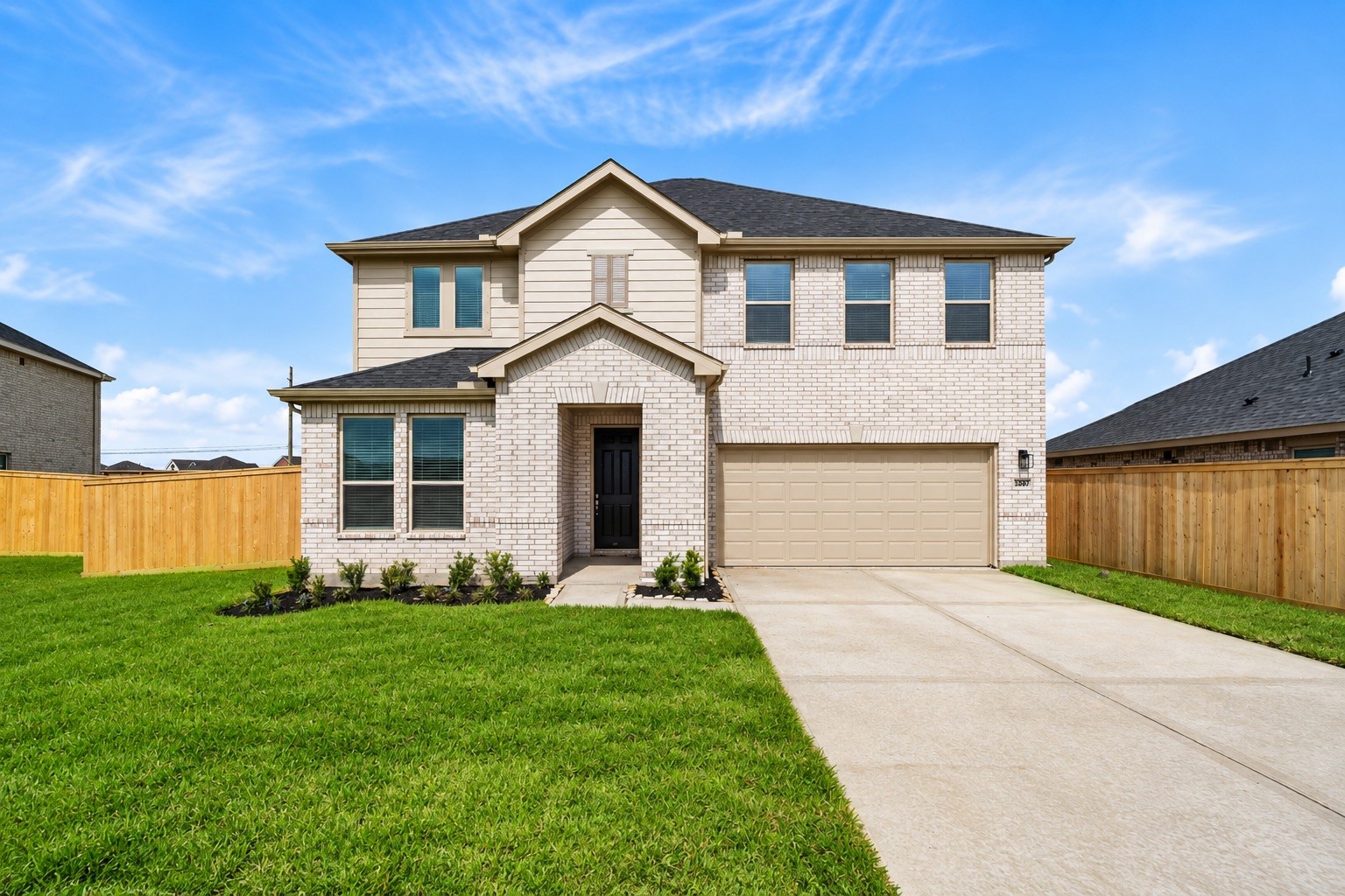 Welcome home to 3207 Isla Samara Drive located in Avellino and zoned to Alvin ISD! Welcome home to 3207 Isla Samara Drive located in Avellino and zoned to Alvin ISD!