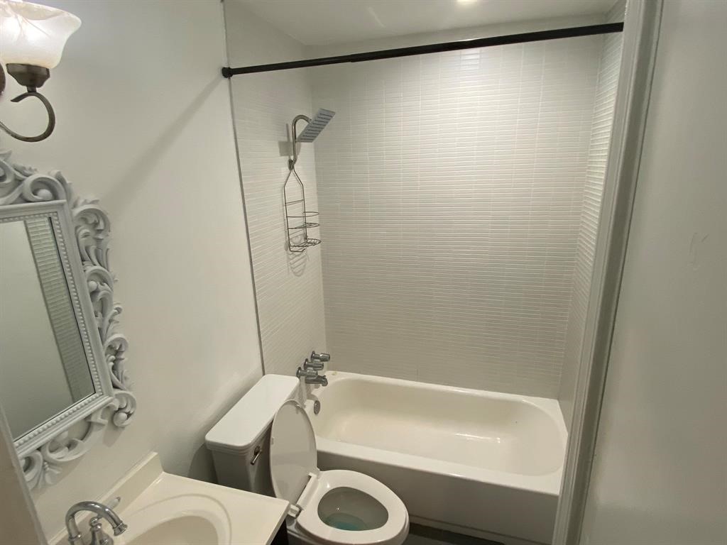 Bathroom with tub/shower combo