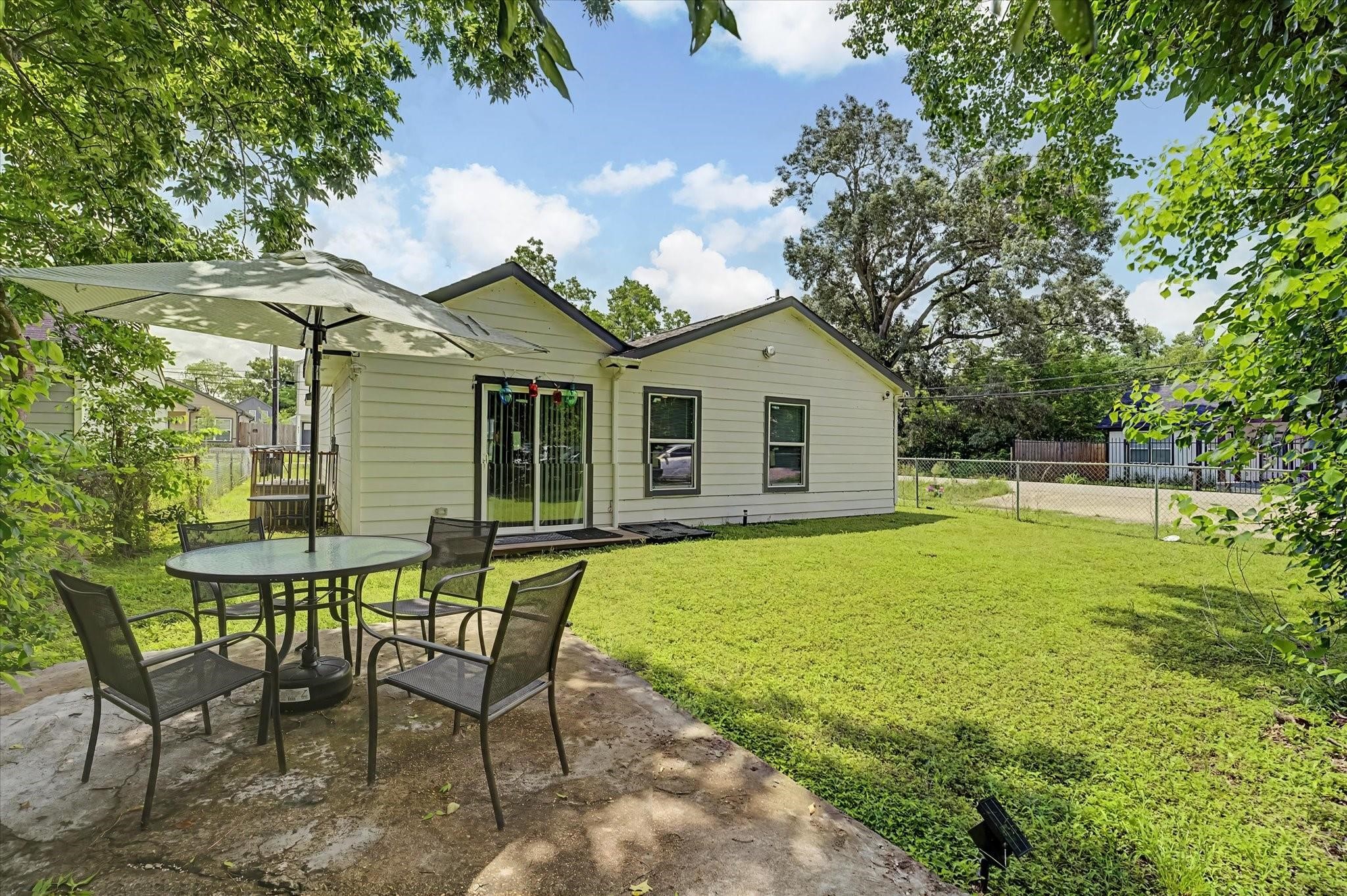 6834 New York Street, Houston, TX 77021