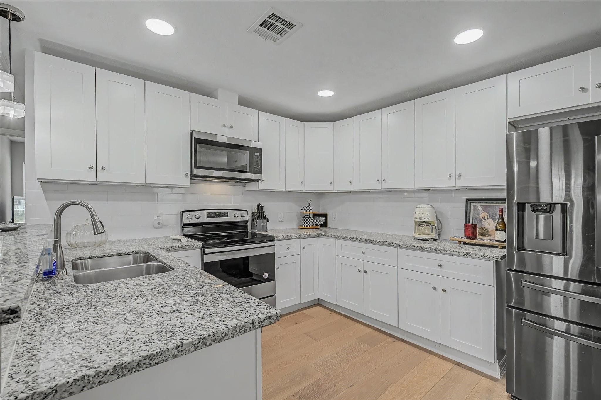 6834 New York Street, Houston, TX 77021 6834 New York Street, Houston, TX 77021