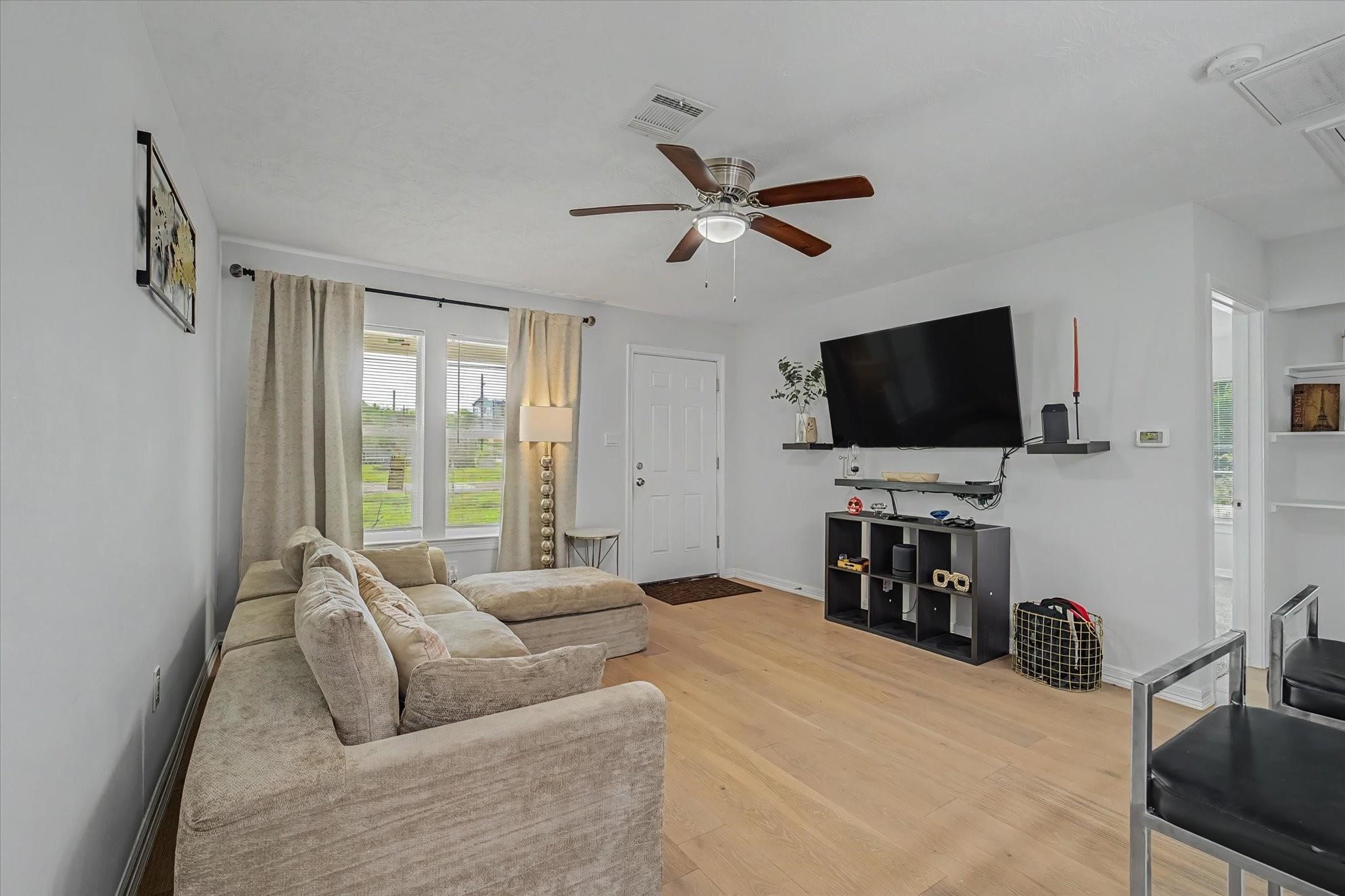 6834 New York Street, Houston, TX 77021