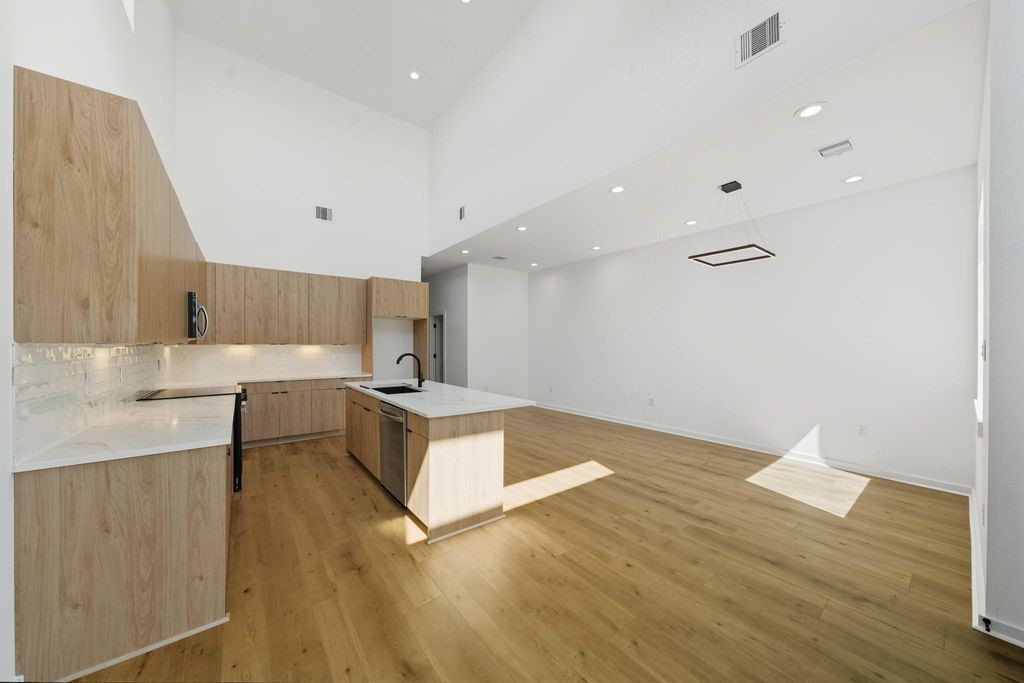 5029 Van Fleet Street, #A, Houston, TX 77033 5029 Van Fleet Street, #A, Houston, TX 77033