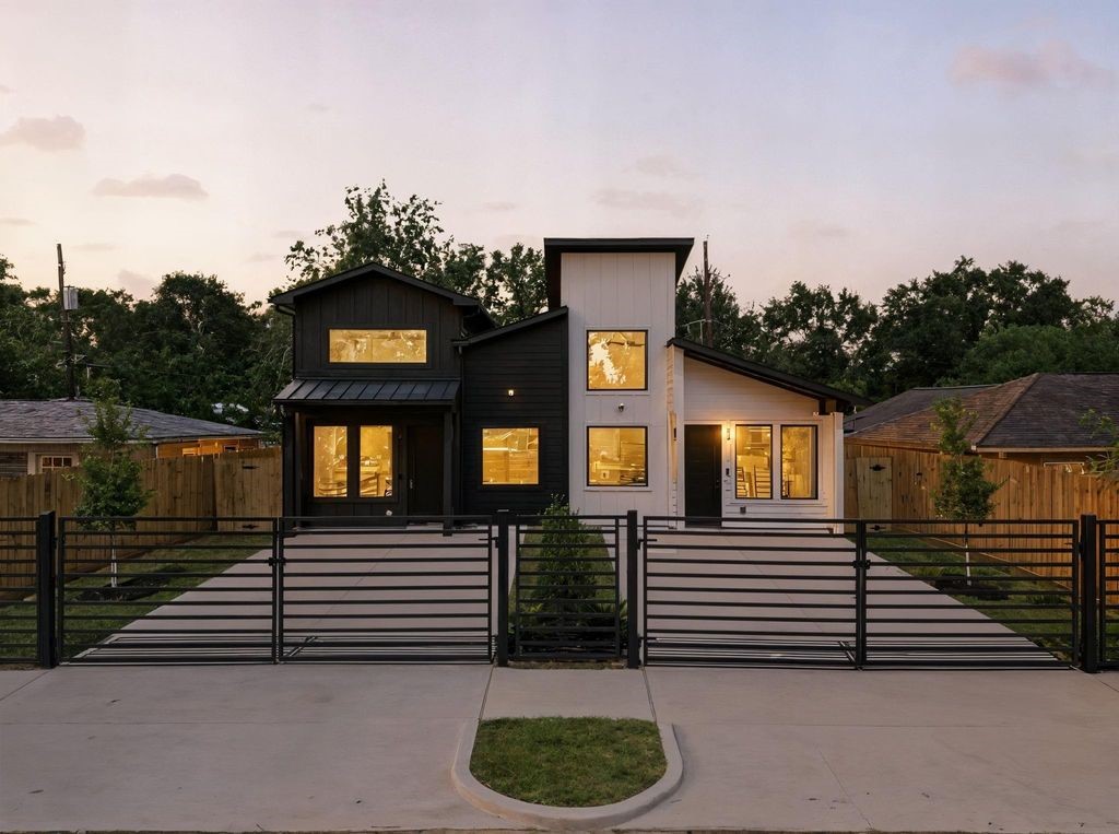 5029 Van Fleet Street, #A, Houston, TX 77033
