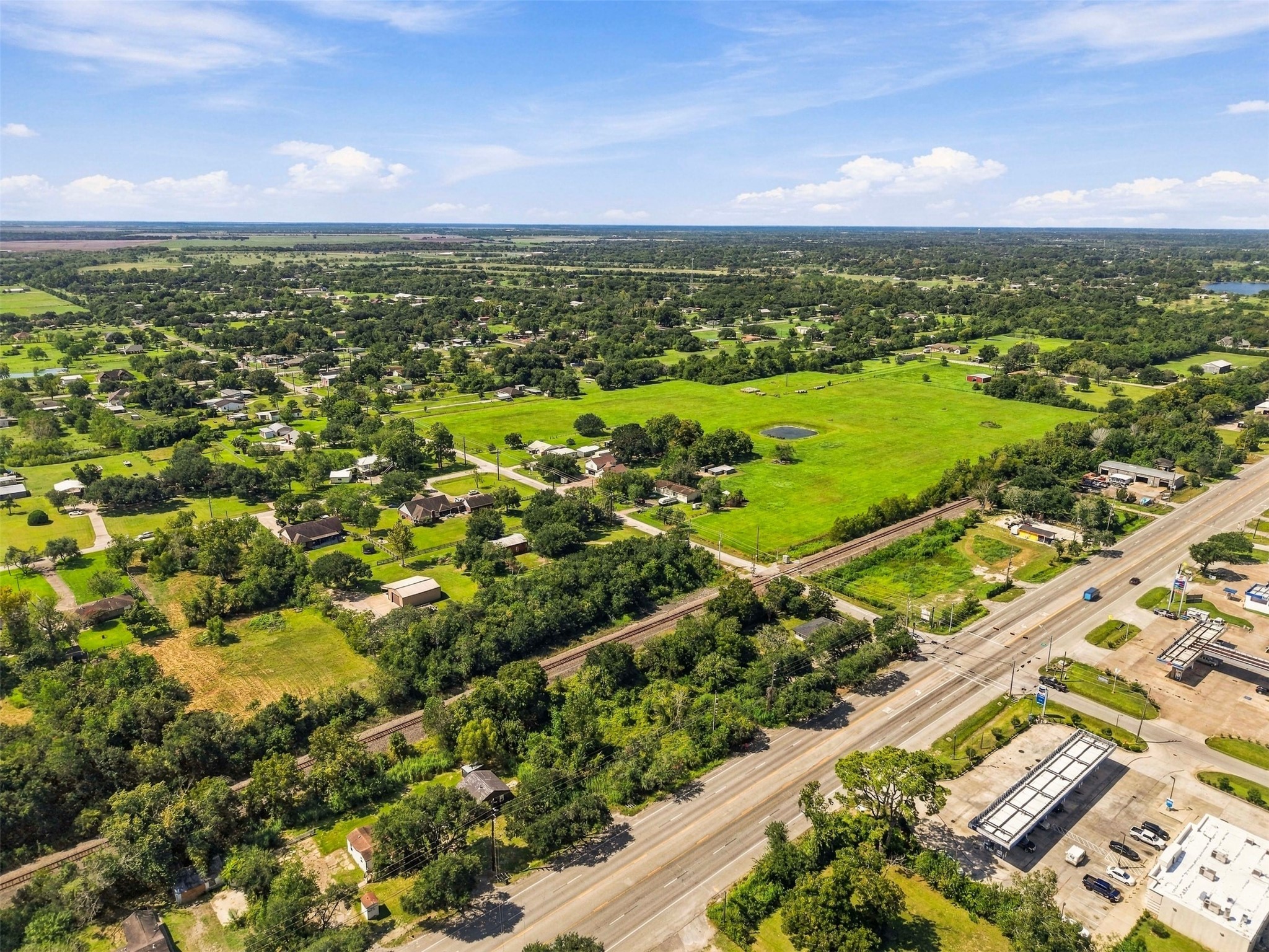 15605 Highway 6, Santa Fe, TX 77517