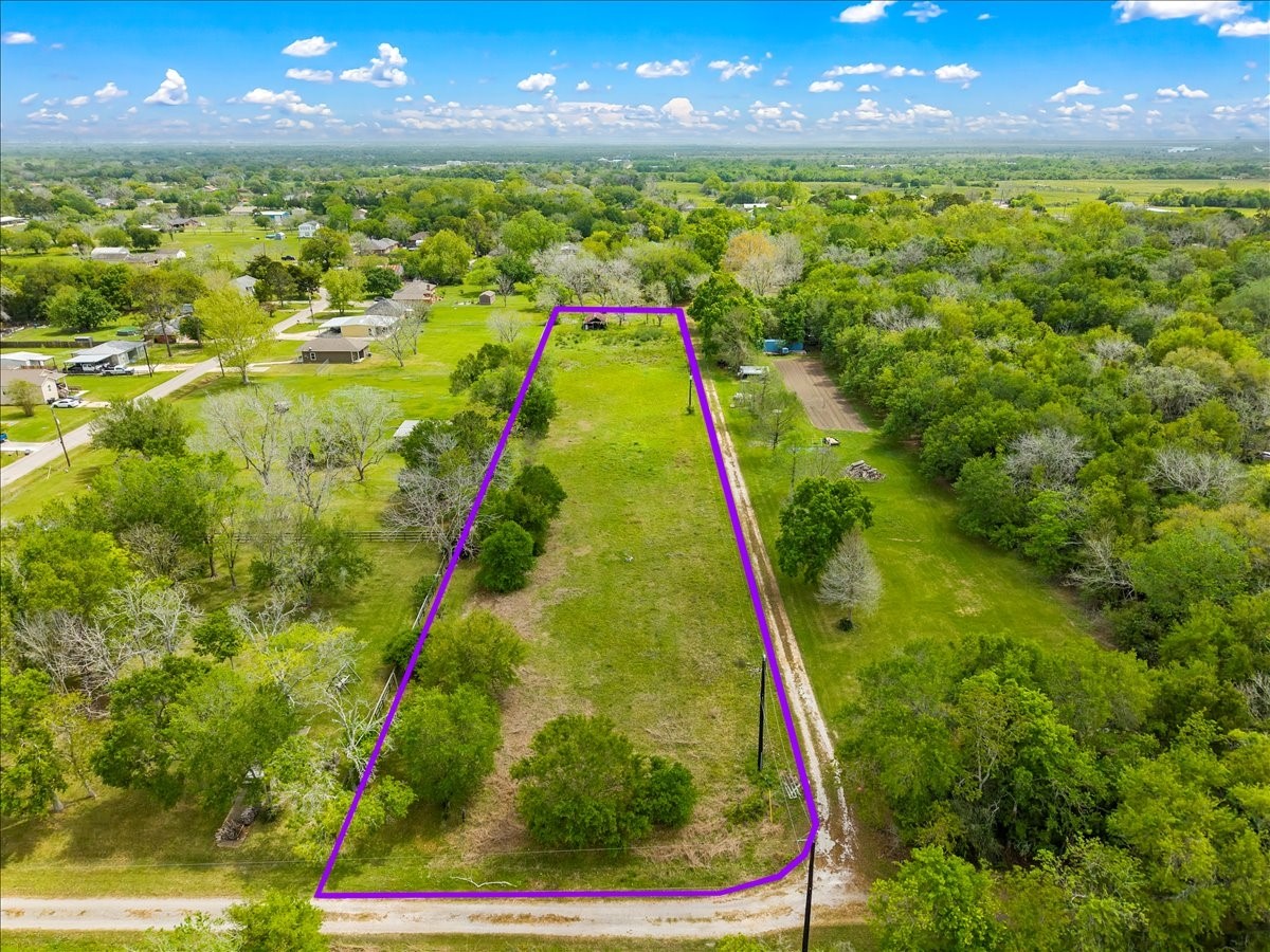 8011 Custer Street, Hitchcock, TX 77563