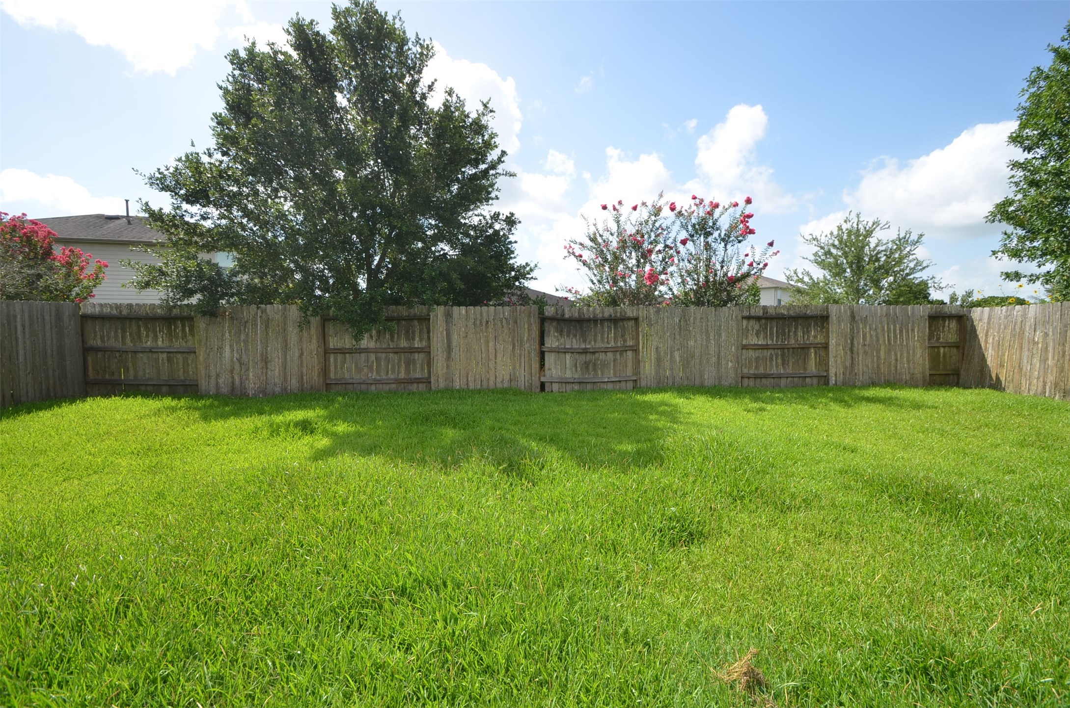 915 Butterfly Lane, Rosenberg, TX 77469