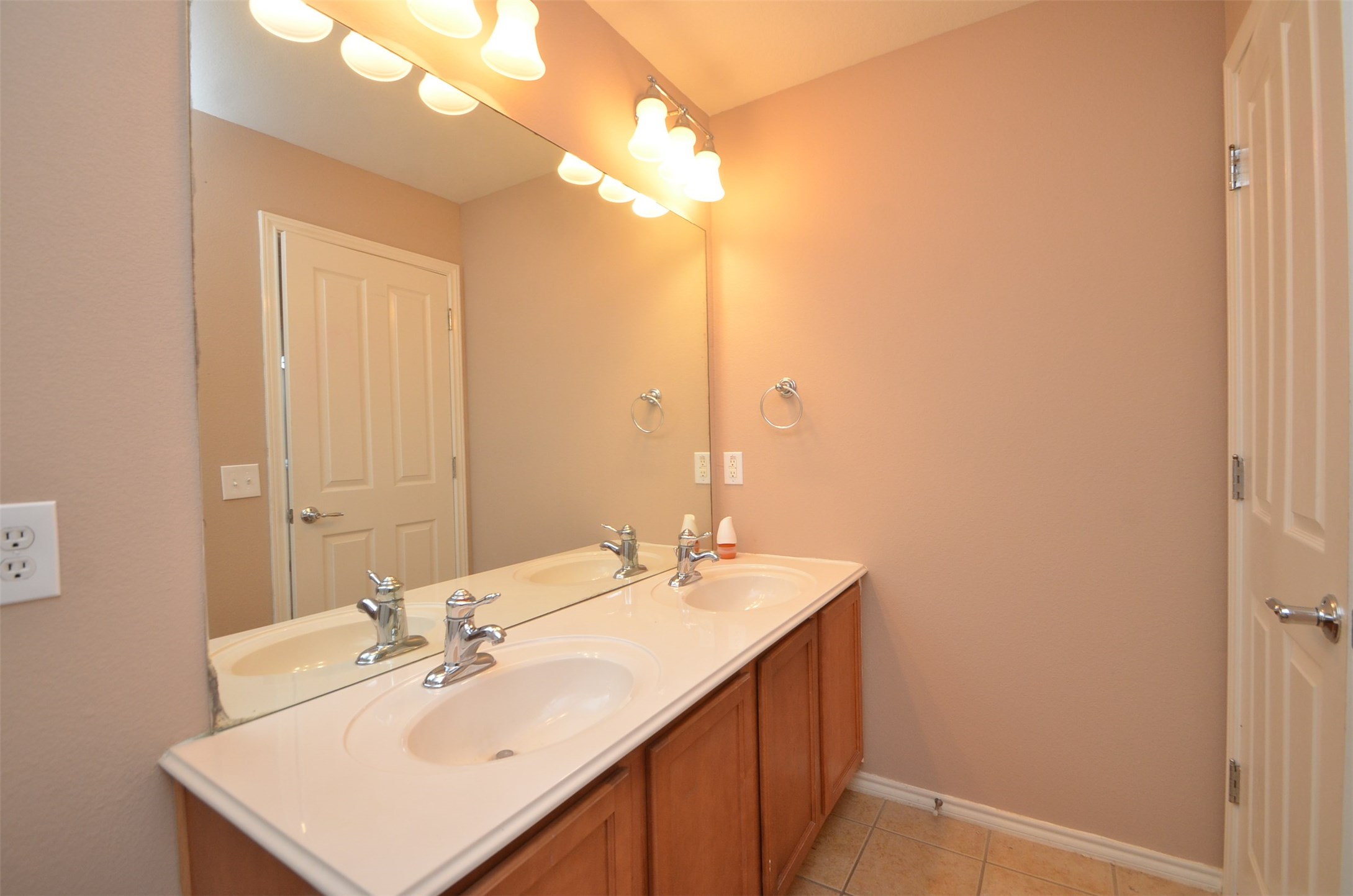 915 Butterfly Lane, Rosenberg, TX 77469