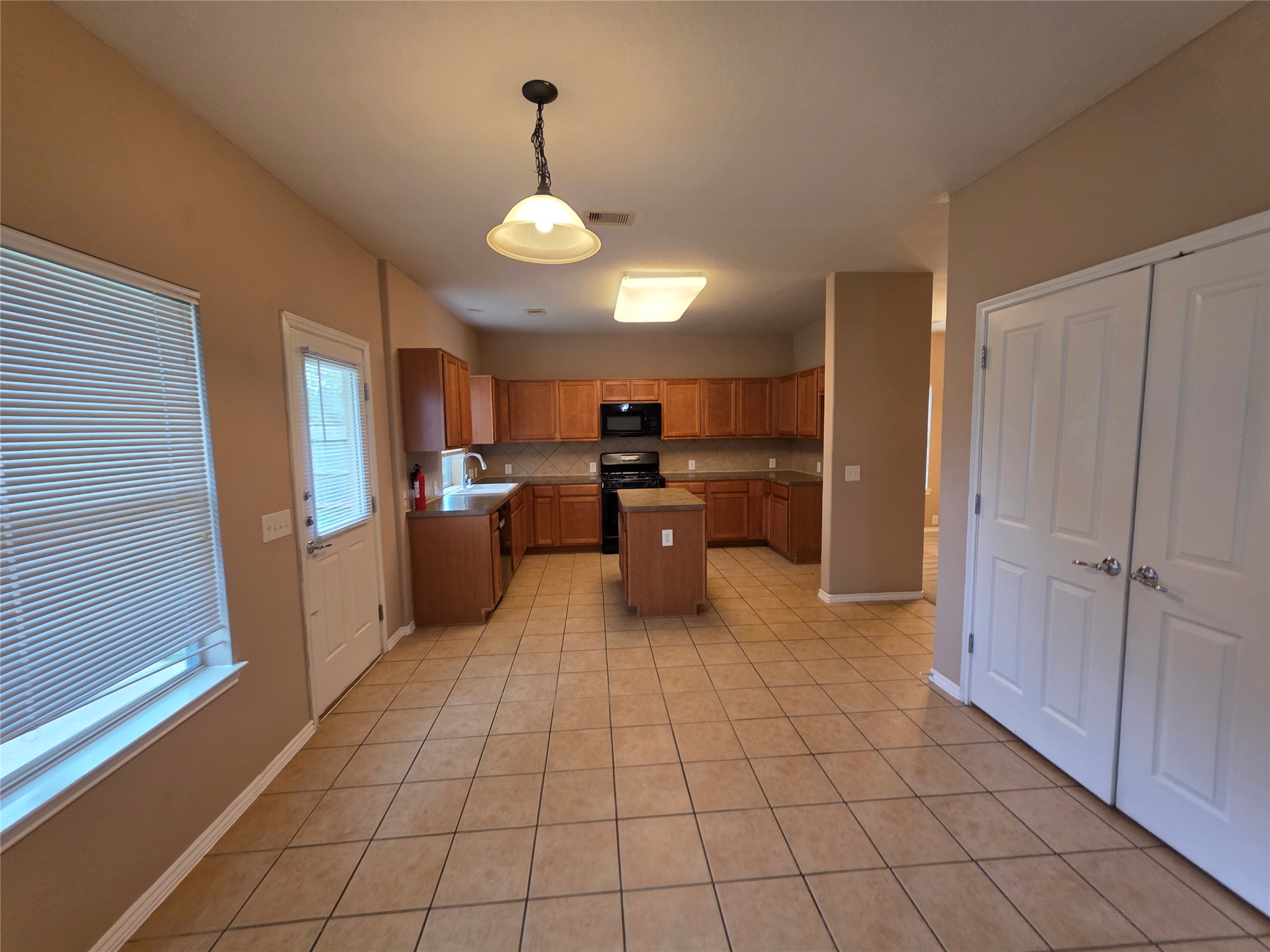 915 Butterfly Lane, Rosenberg, TX 77469