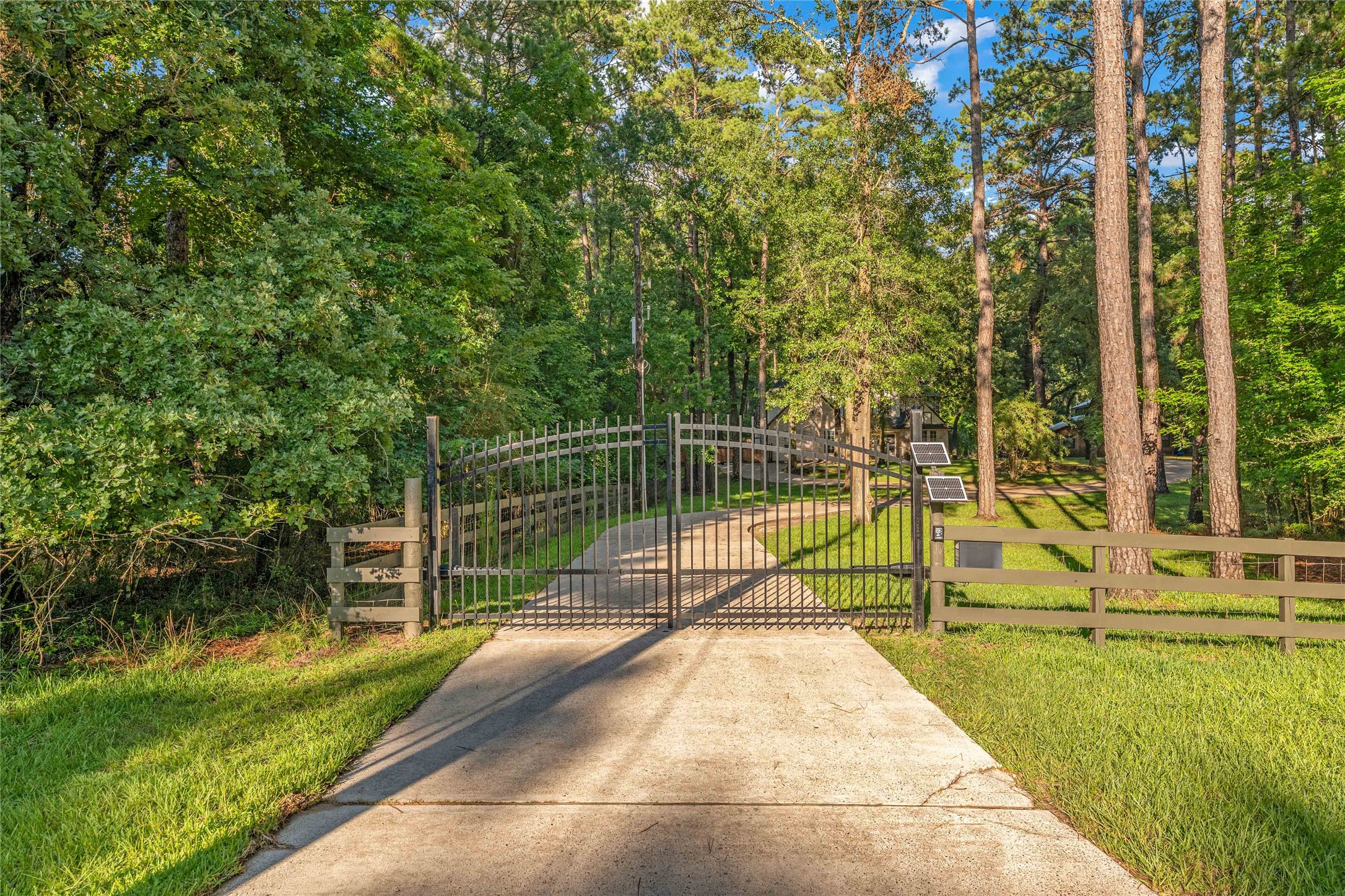 17203 Gold Panning Court, Magnolia, TX 77355