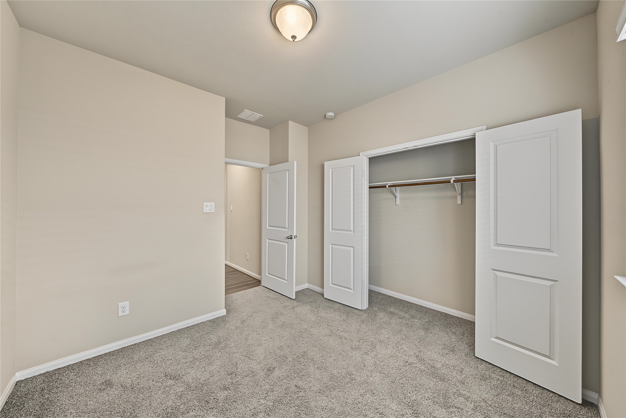 8719 Arbor Trail Drive, Missouri City, TX 77459