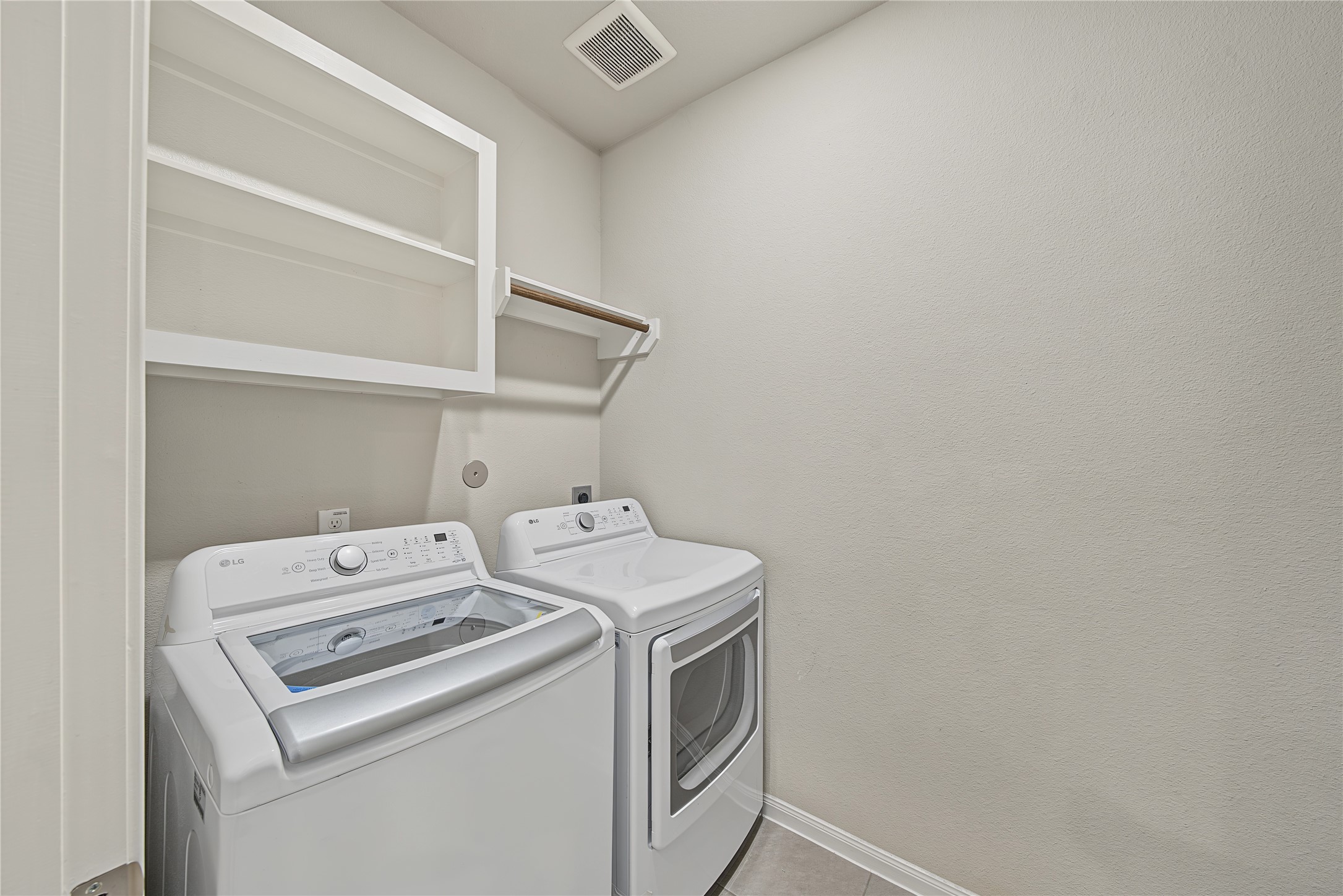 8719 Arbor Trail Drive, Missouri City, TX 77459