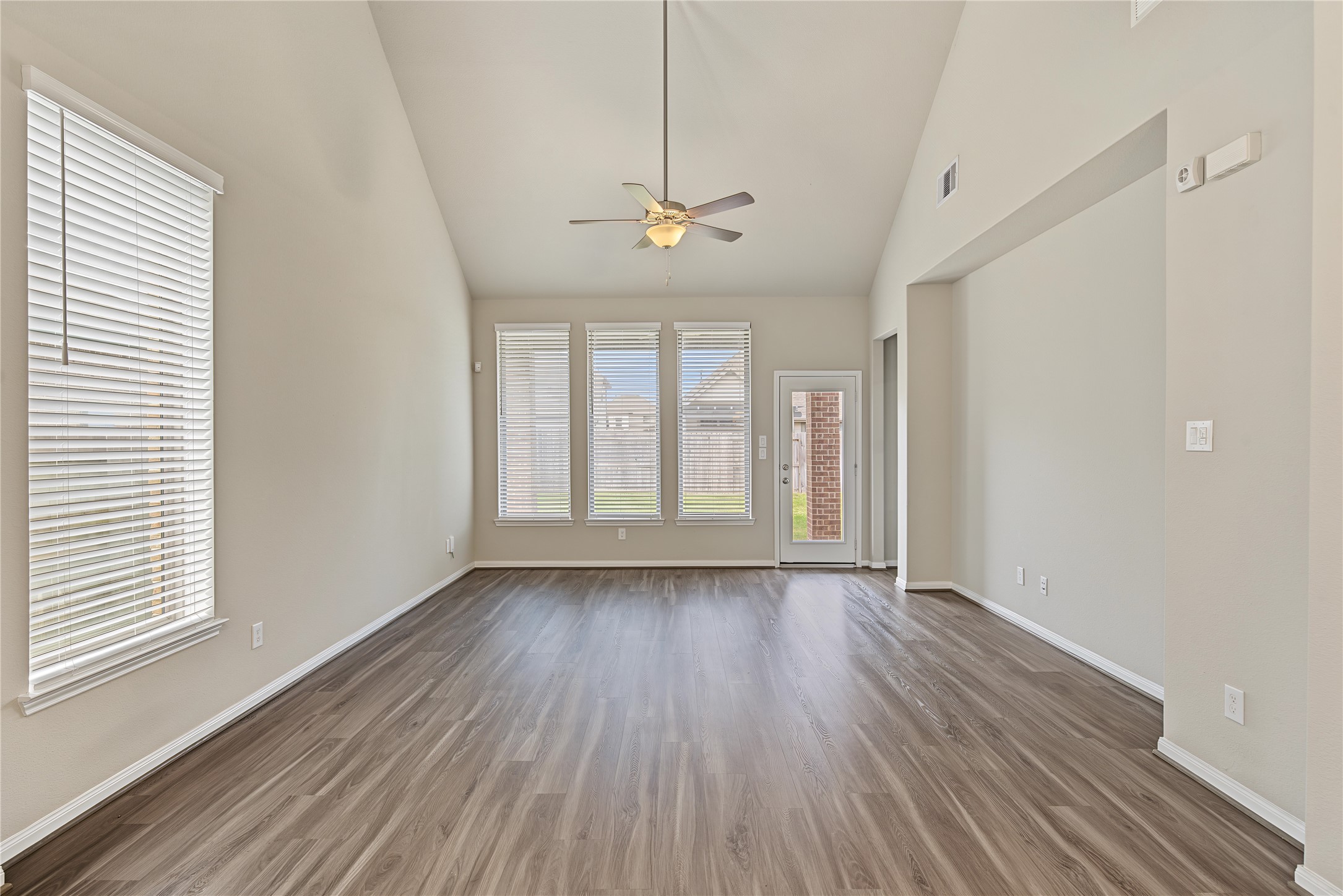 8719 Arbor Trail Drive, Missouri City, TX 77459