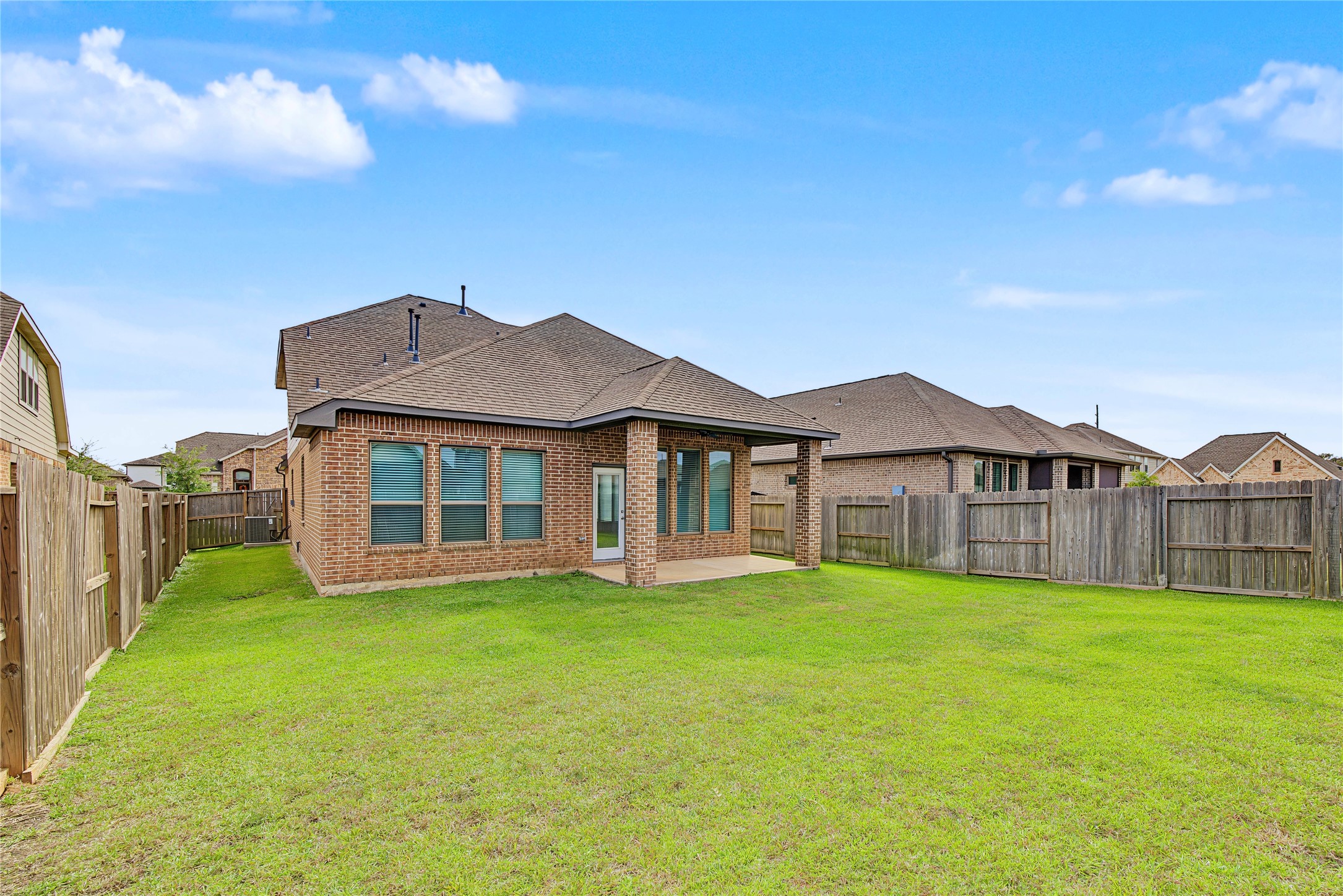 8719 Arbor Trail Drive, Missouri City, TX 77459