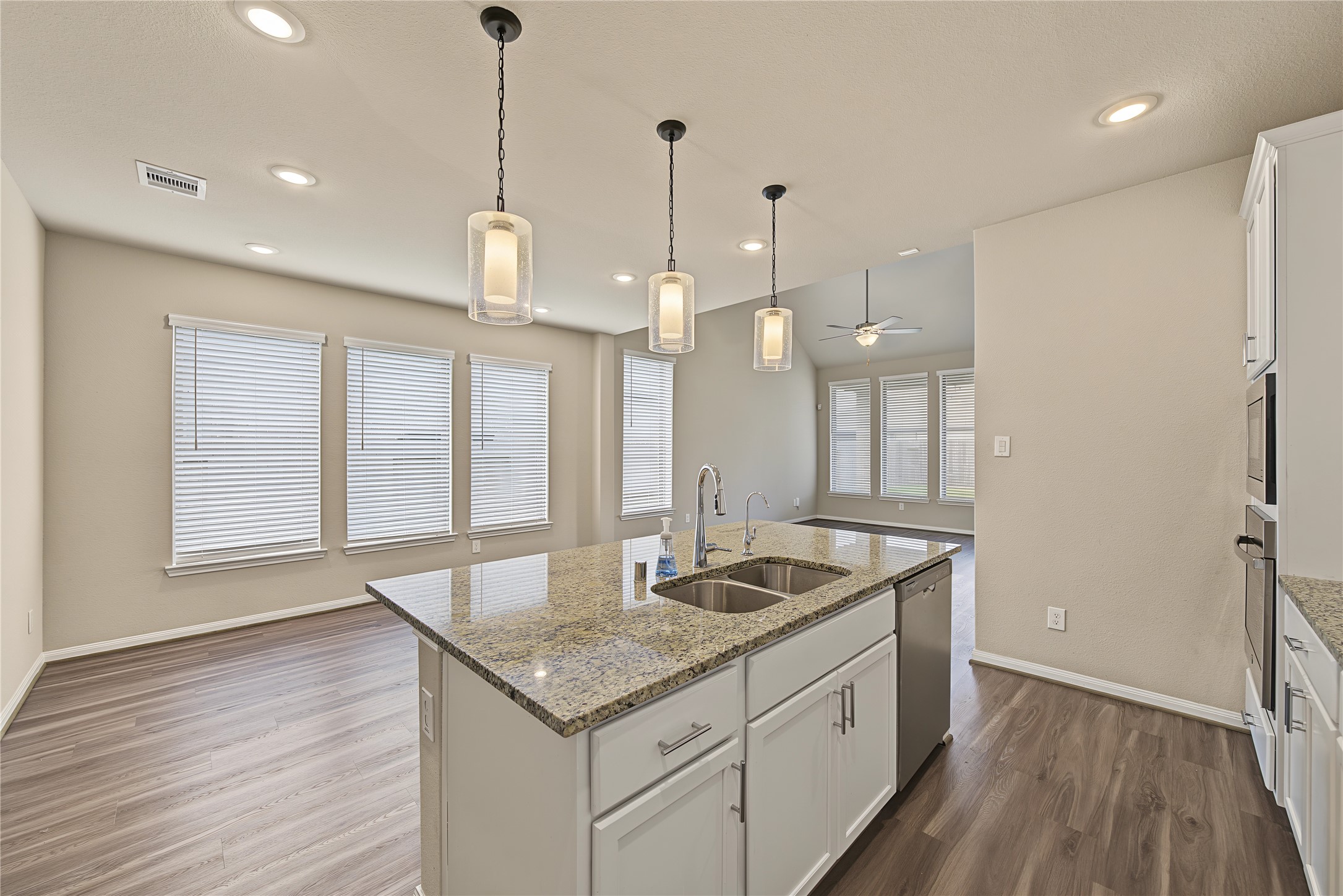 8719 Arbor Trail Drive, Missouri City, TX 77459
