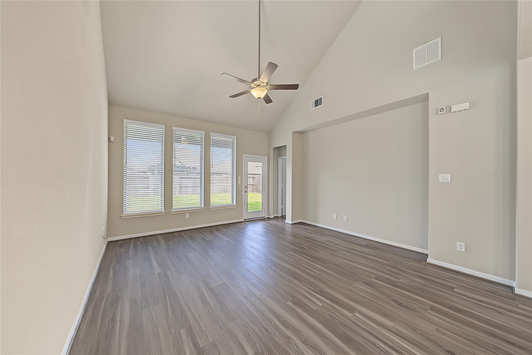 8719 Arbor Trail Drive, Missouri City, TX 77459