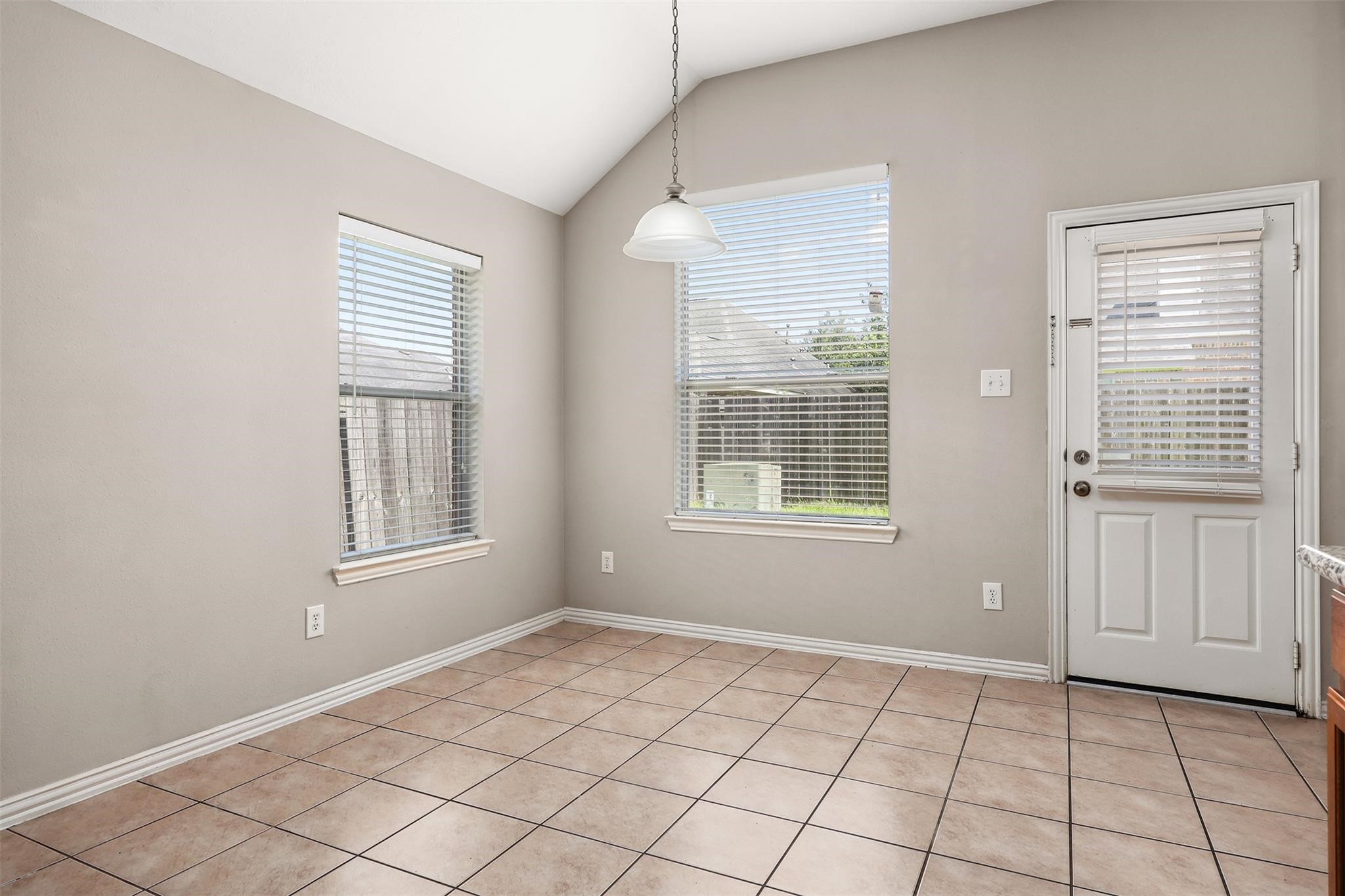 7611 Waterlilly Lane, Pearland, TX 77581
