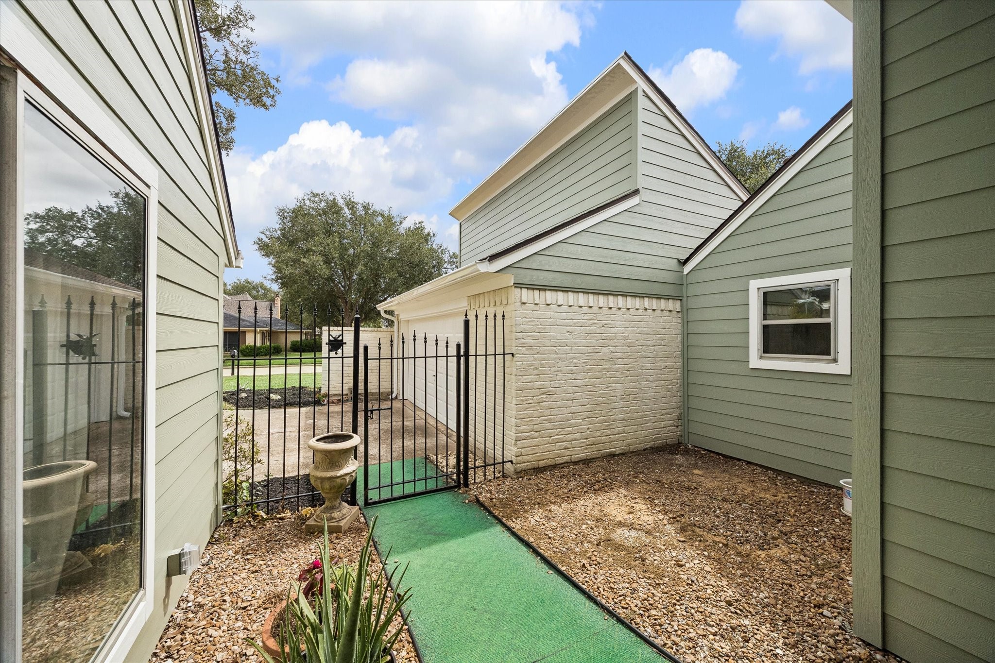 2218 Green Tee Drive Drive, Pearland, TX 77581