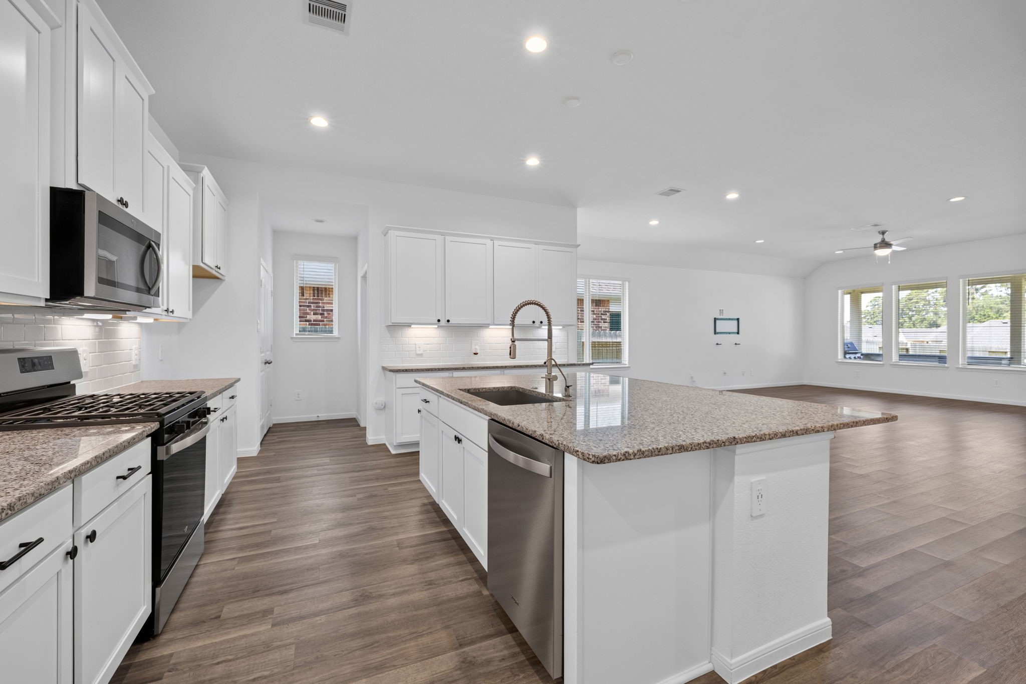 373 Pleasant Hill Way, Conroe, TX 77304