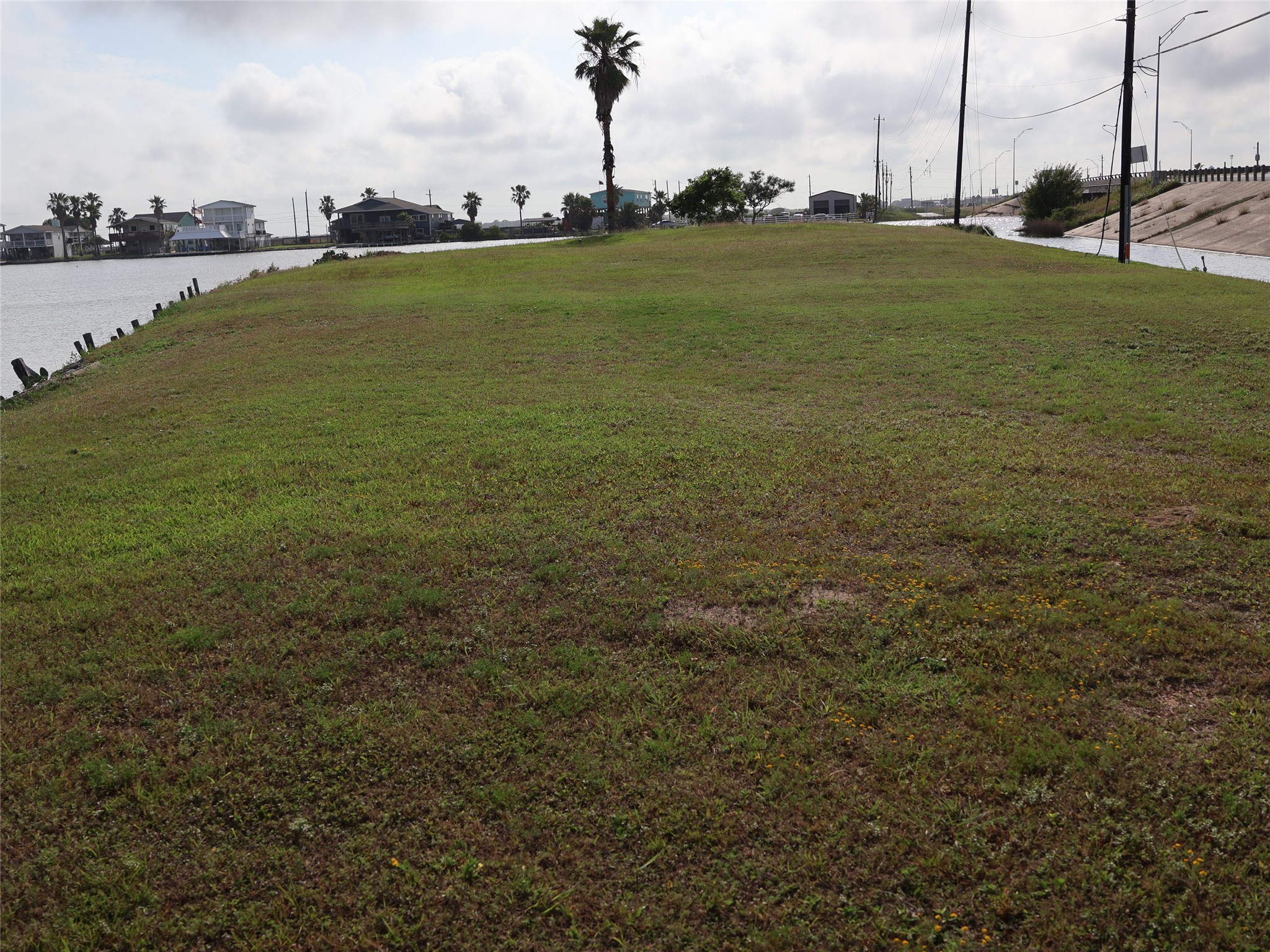 3401 Highway 6, Hitchcock, TX 77563