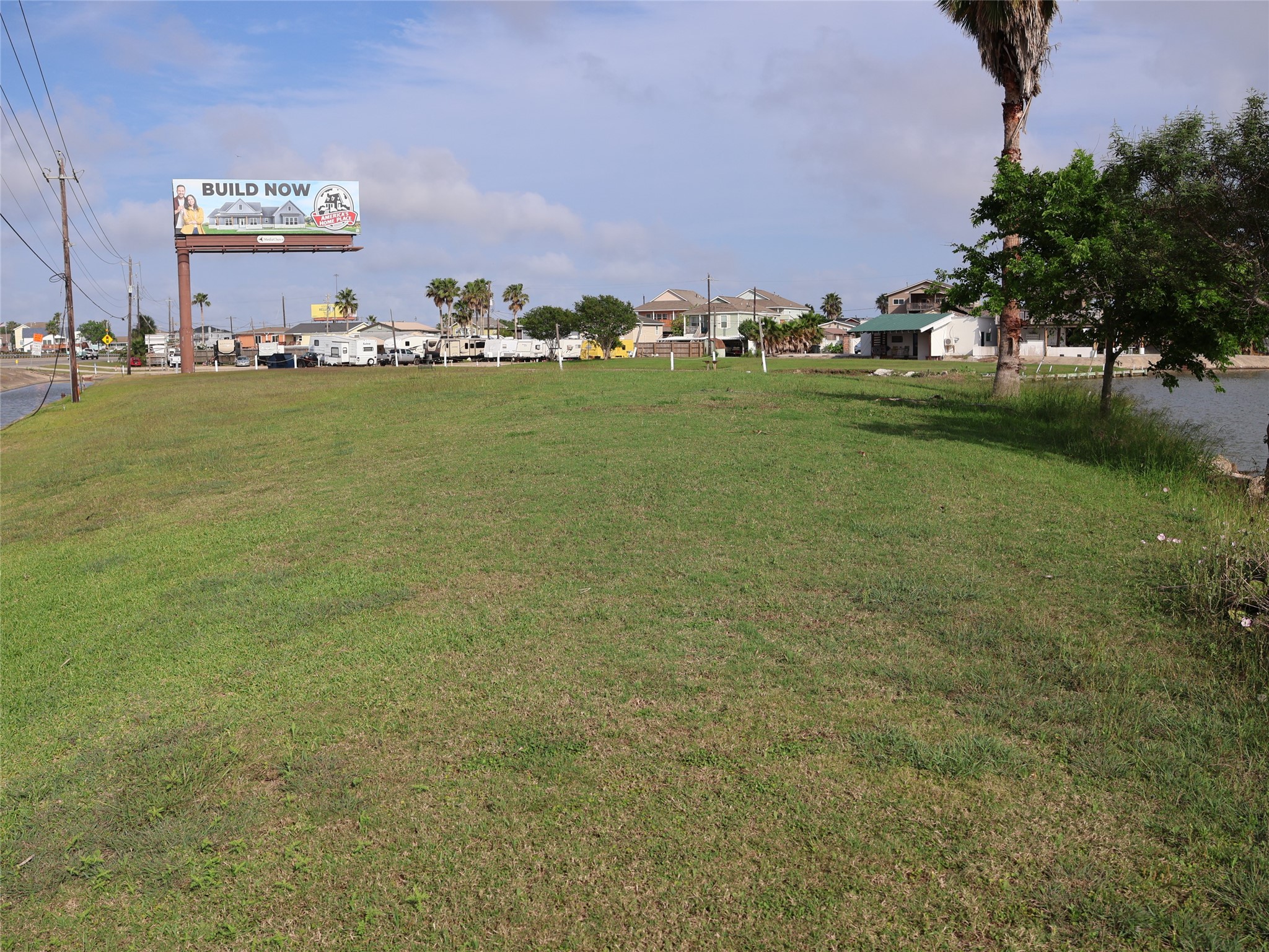 3401 Highway 6, Hitchcock, TX 77563