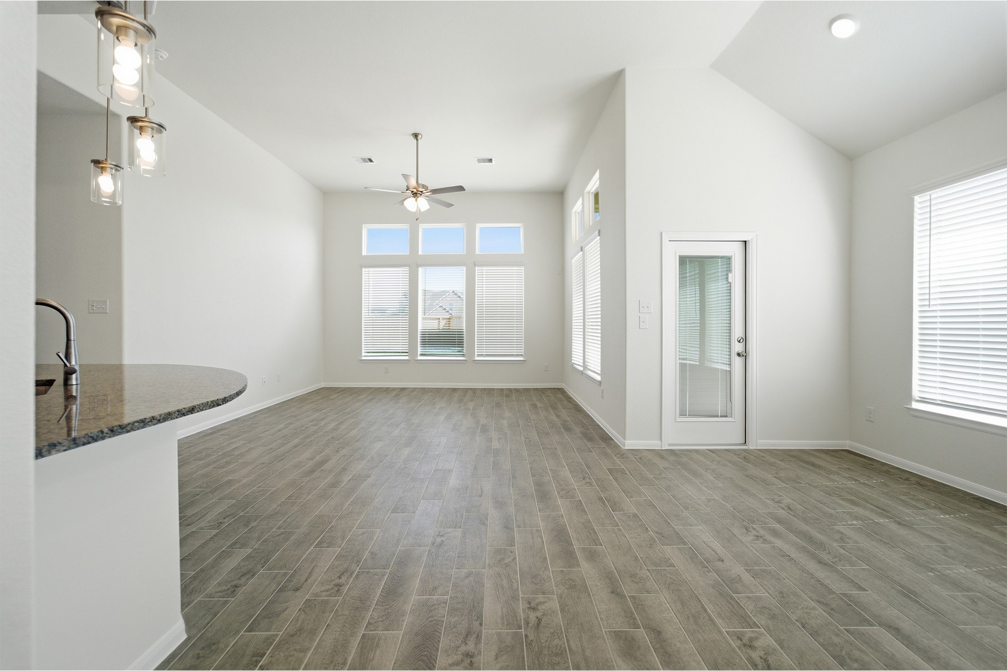 8635 Jade Hill Drive, Rosharon, TX 77583 8635 Jade Hill Drive, Rosharon, TX 77583