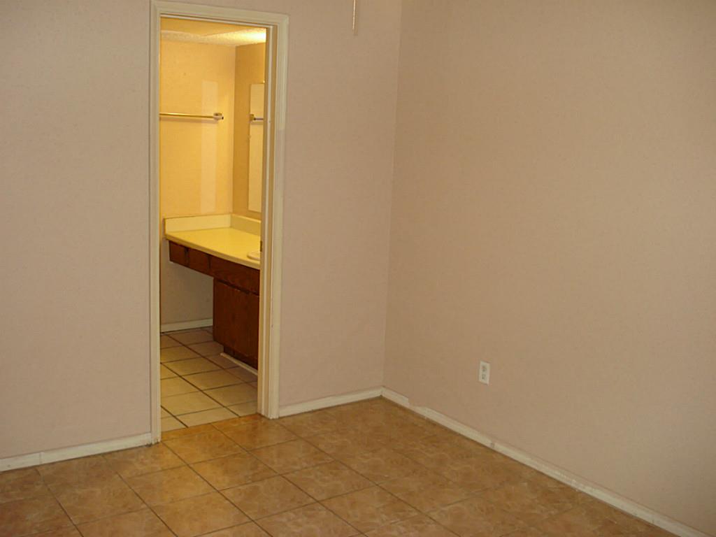 2750 Holly Hall Street, #117, Houston, TX 77054