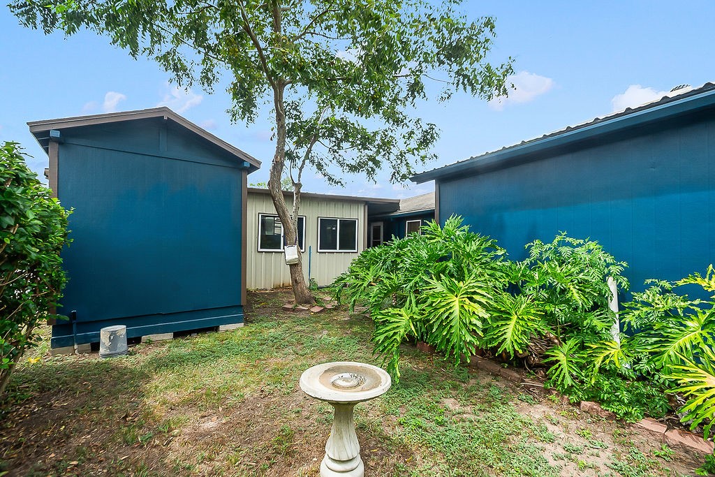 4415 W Bayshore Drive, Bacliff, TX 77518 4415 W Bayshore Drive, Bacliff, TX 77518