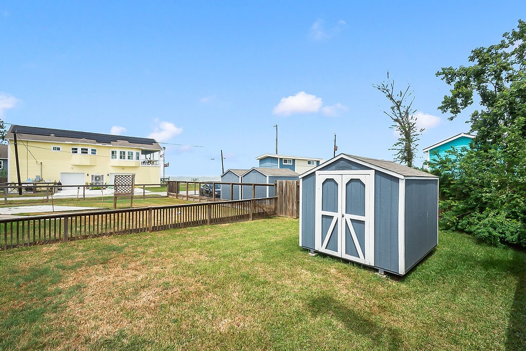 4415 W Bayshore Drive, Bacliff, TX 77518